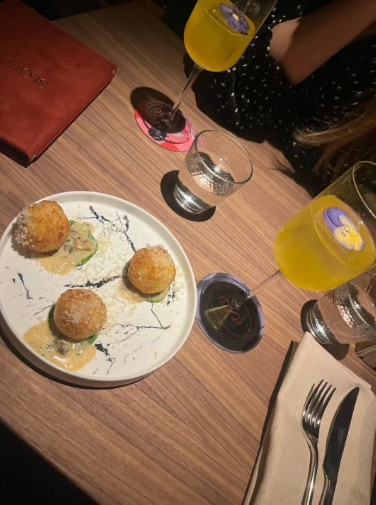 В баре «Segreto» в Москве царит атмосфера уединения. Напитки в меню заведения представлены как классические, так и авторские.Автор фото: Татьяна Леднева