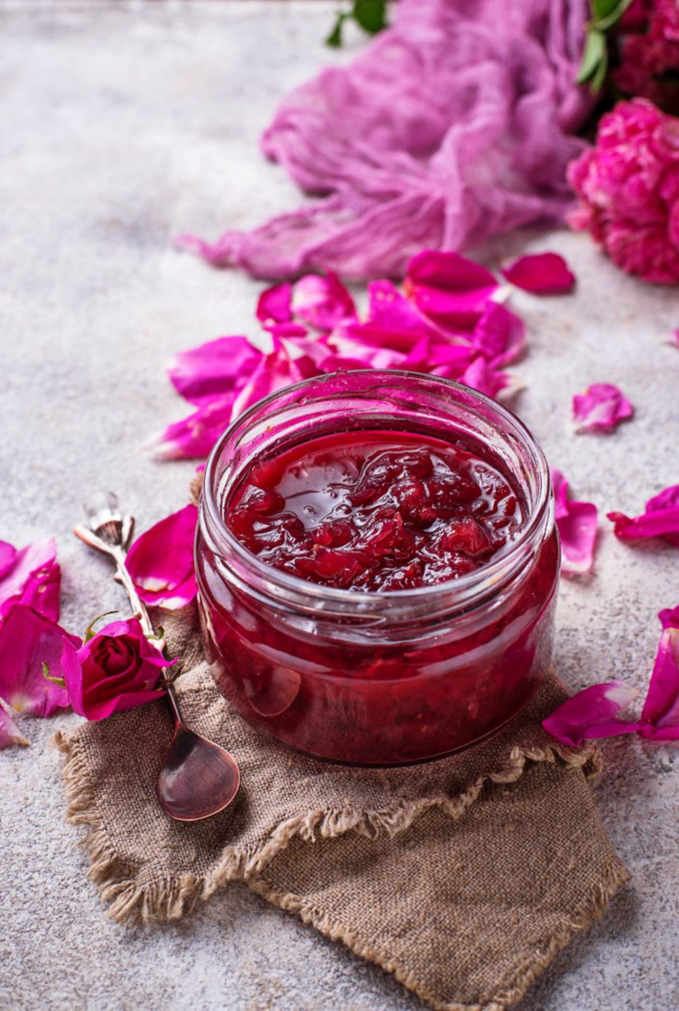 Домашнее варенье из лепестков роз
