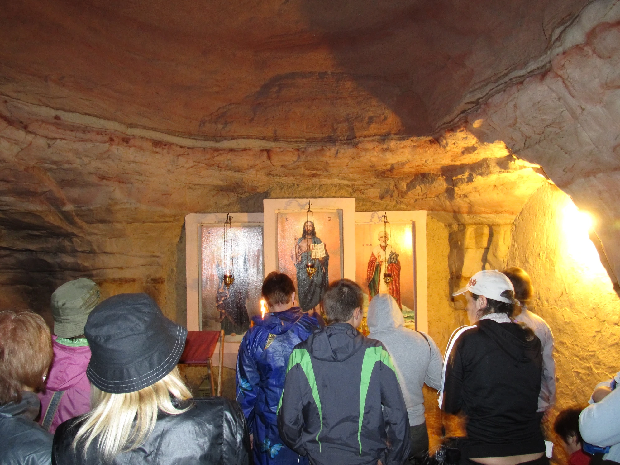 А также единственную в России действующую православную часовню под землей