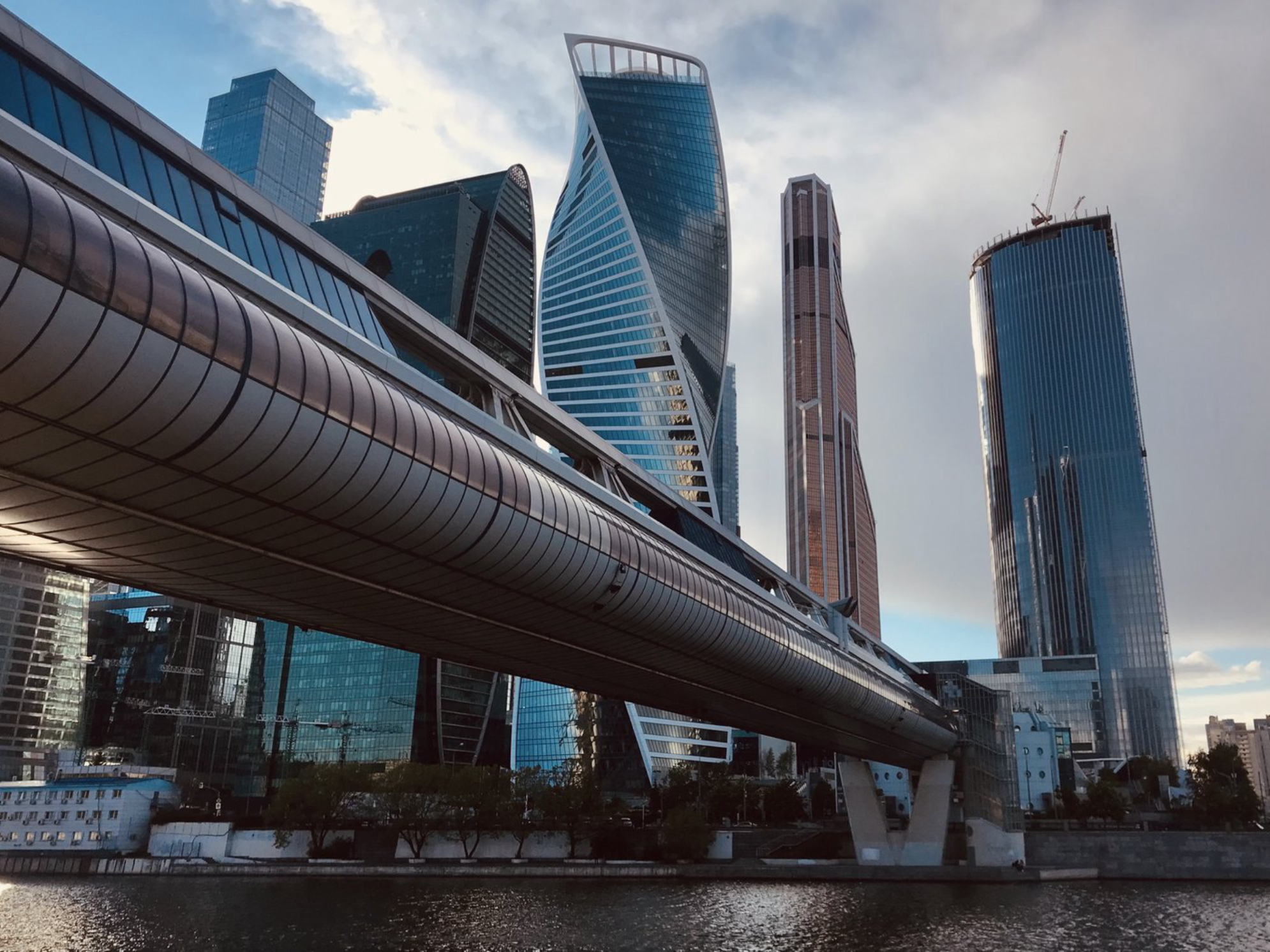 Москва-Сити, вид с воды. Источник фото: elements.envato.com
