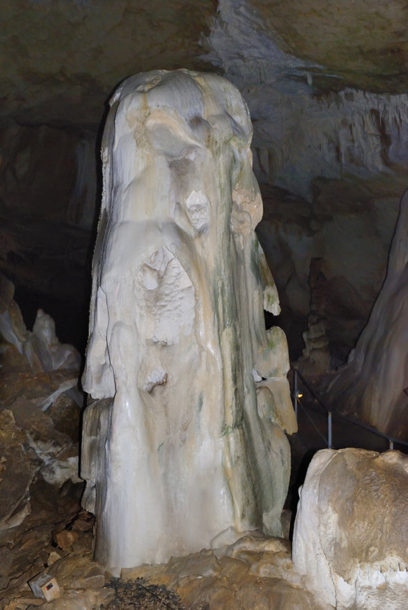 Хозяин Мраморной пещеры. Shutterstock