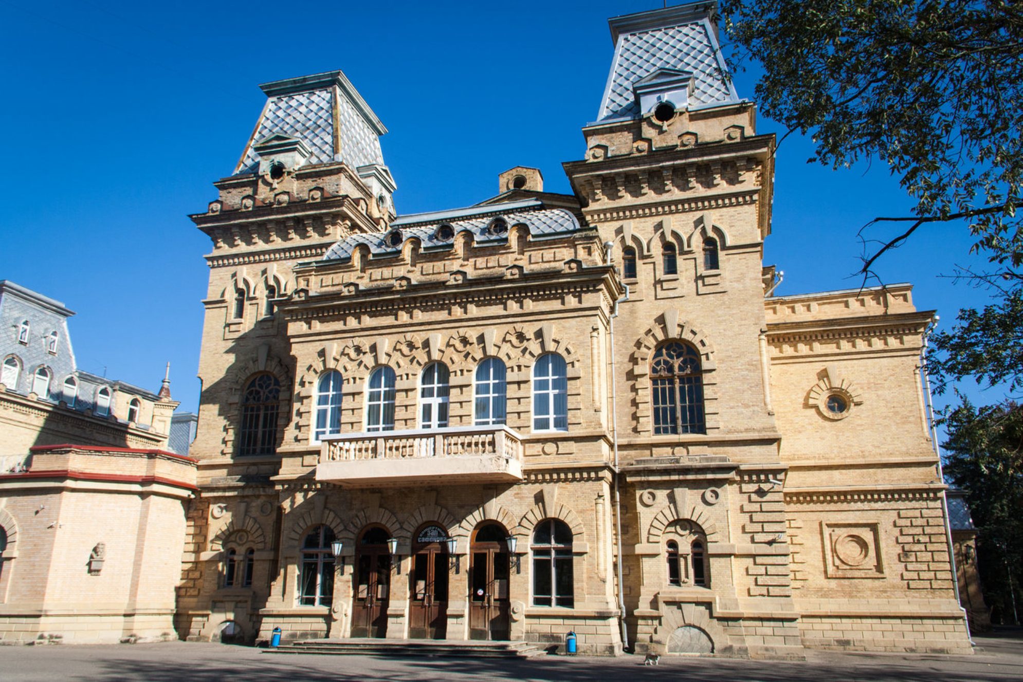 Основное здание филармонии. Источник фото: shutterstock.com