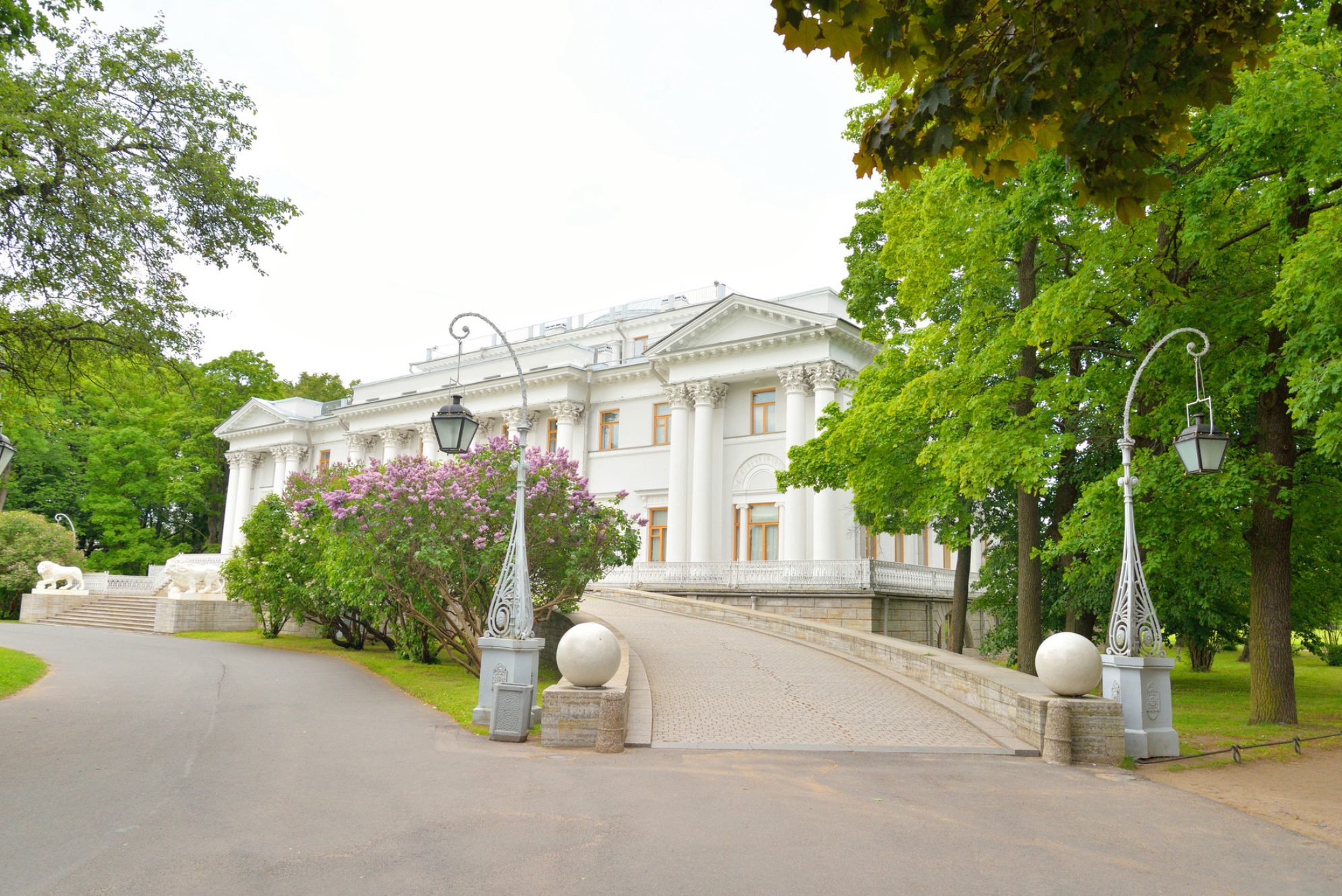 Елагин дворец в Санкт-Петербурге. Источник: Shutterstock