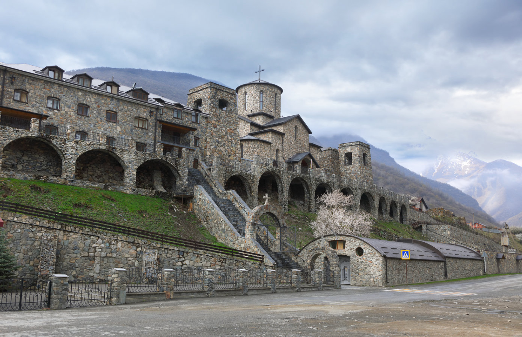 Аланский мужской монастырь. Источник: Shutterstock