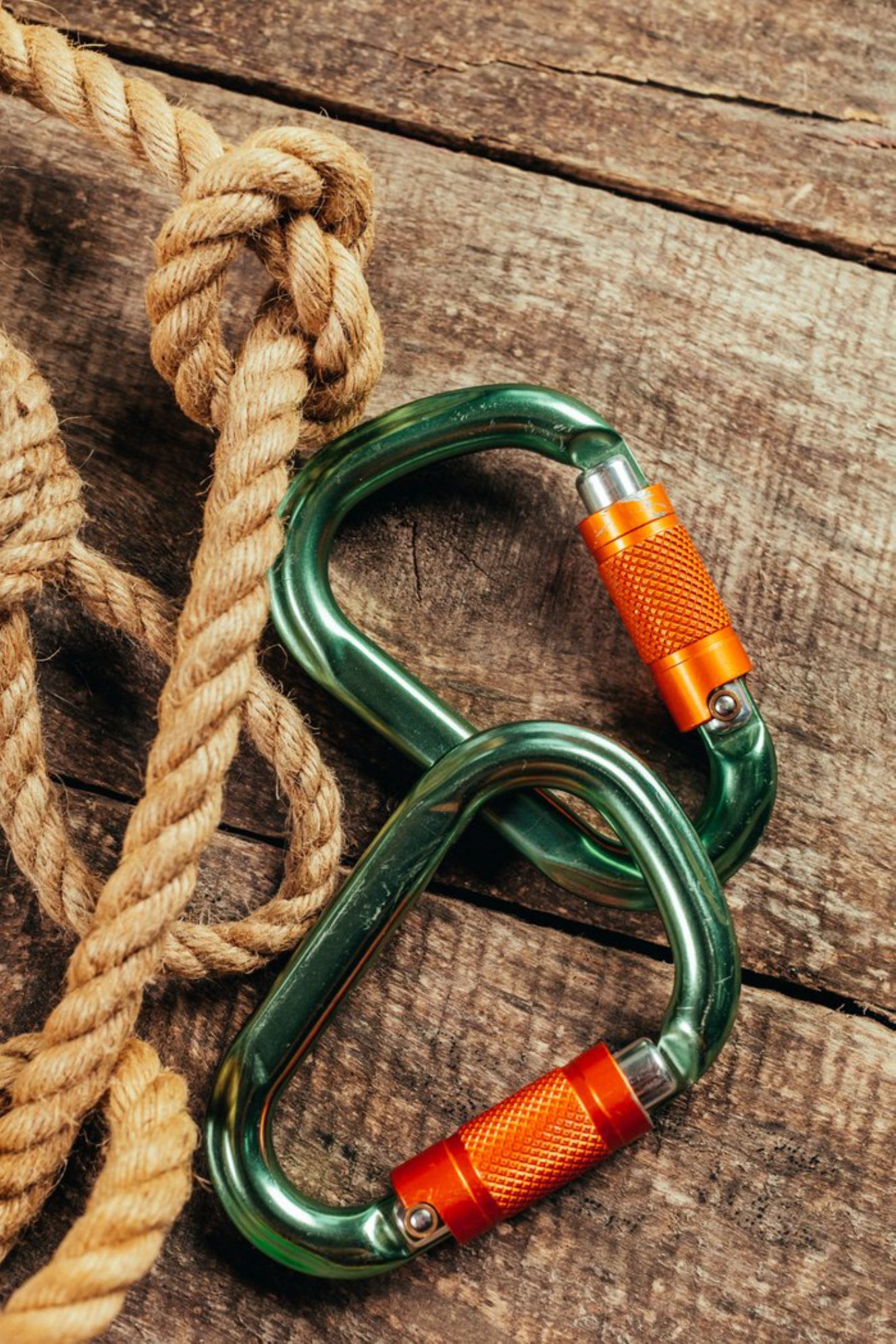 Все оборудование в веревочном парке тщательно проверяют Источник фото: elements.envato.com