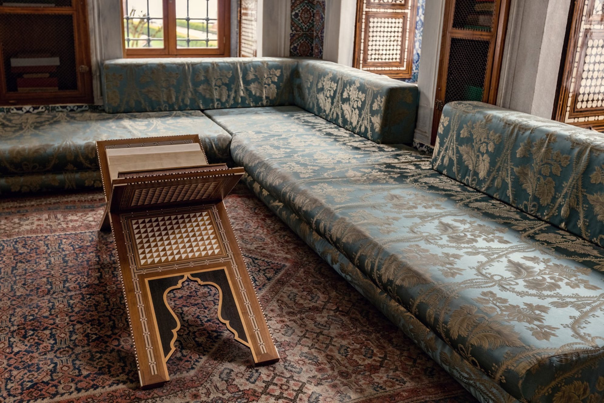 Внутри дворца можно наблюдать культурный срез Османской империи. Источник: Shutterstock