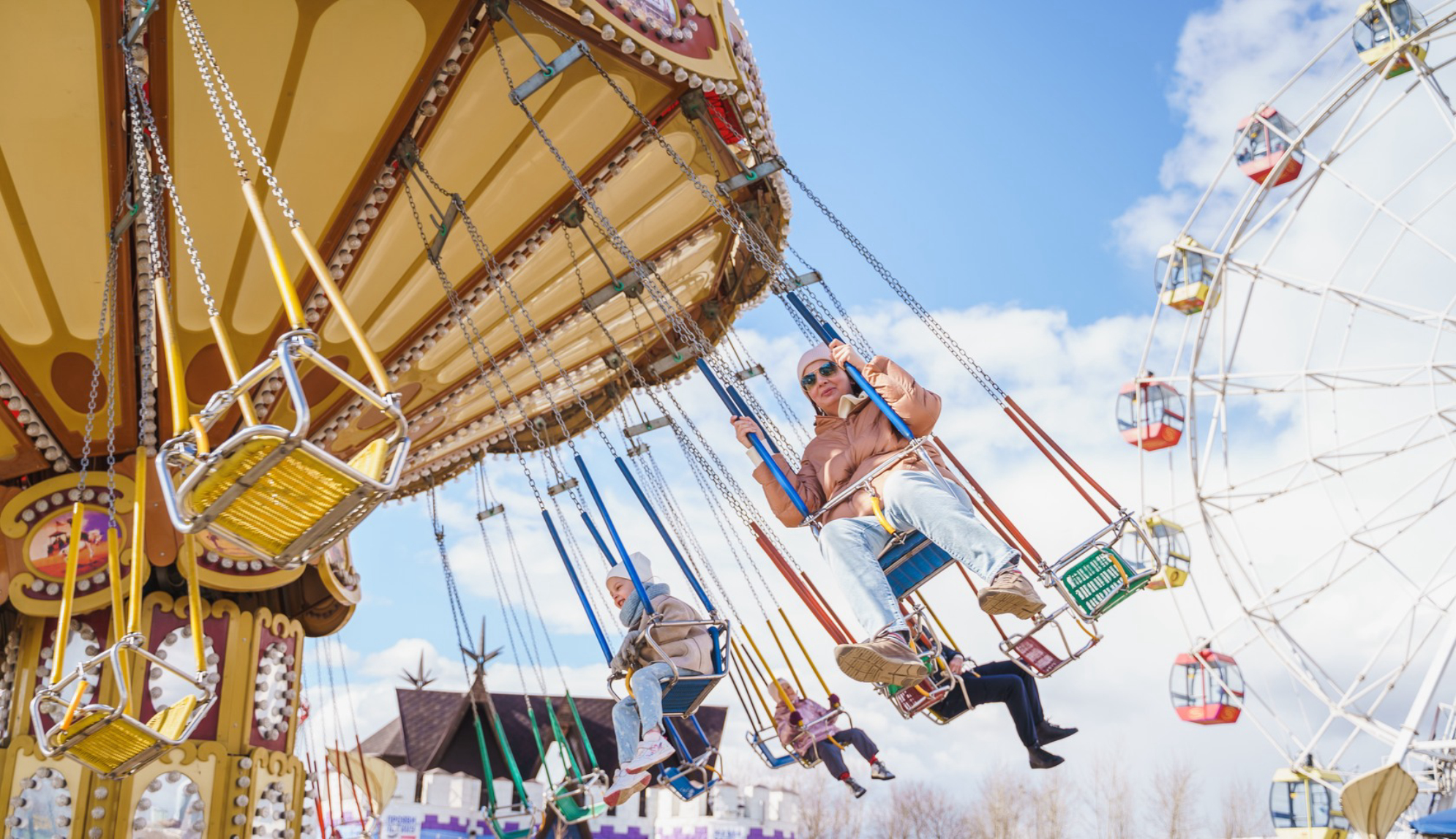 Учтите, что на аттракционах учитывается рост посетителя. Есть и варианты для детей от 3 лет, и развлечения для тех, кому от 12.