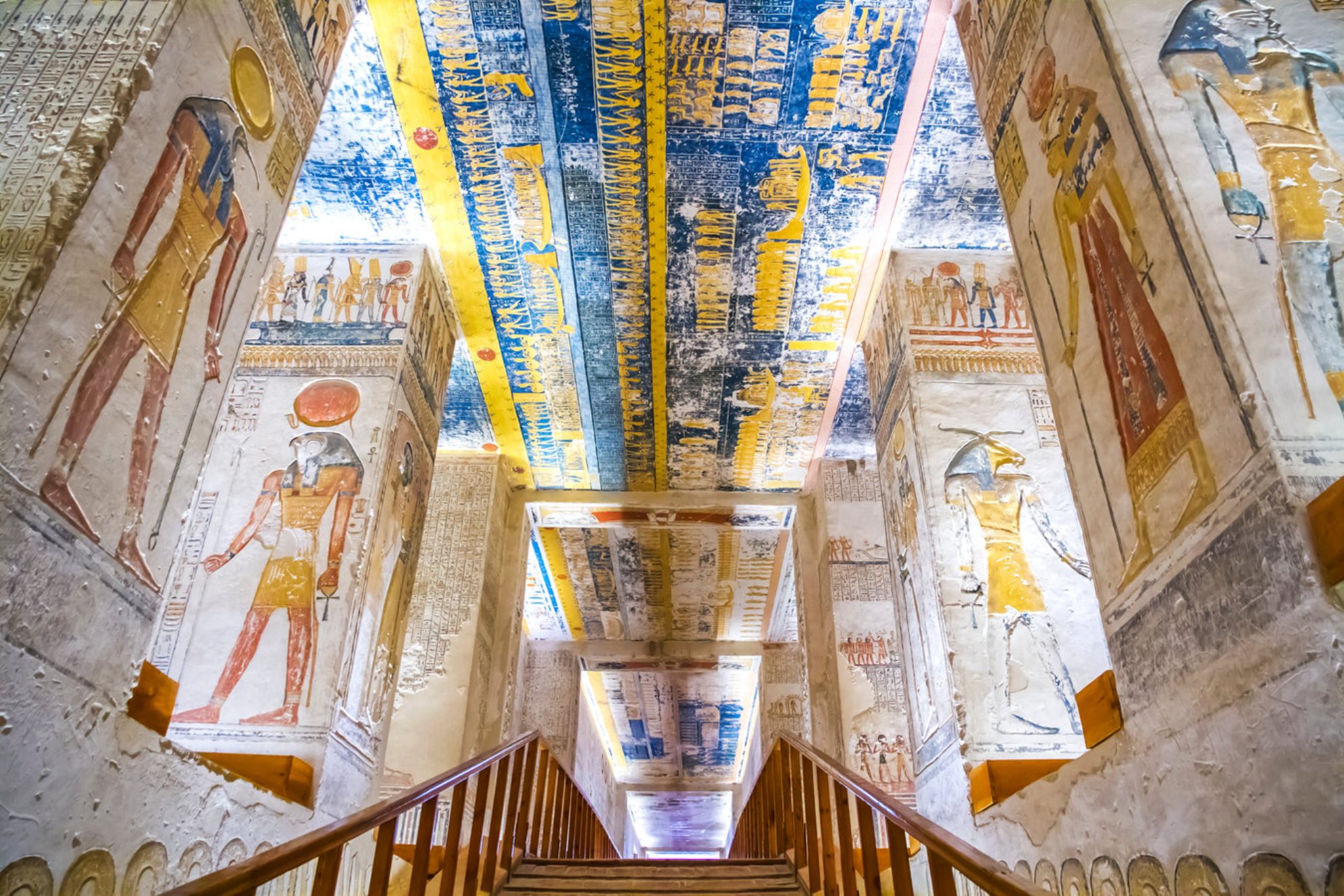 Иероглифы в Долине царей, Луксор, Египет. Источник: Shutterstock