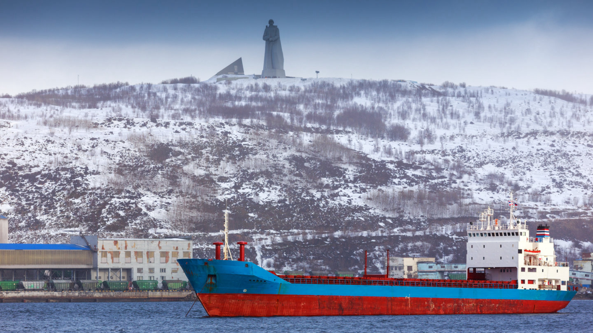 Вид на памятник «Алёша», Мурманск. Источник: Shutterstock