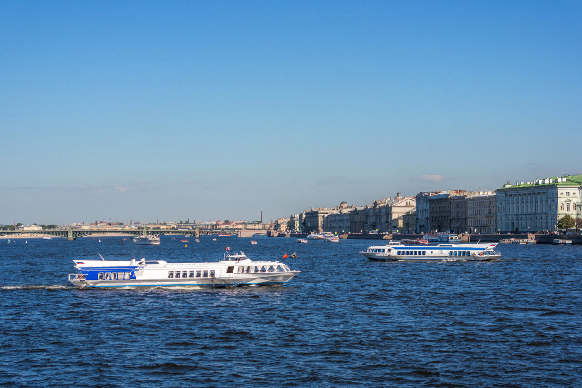 Экскурсия в Петергоф из Санкт-Петербурга на метеоре с билетом в Нижний парк