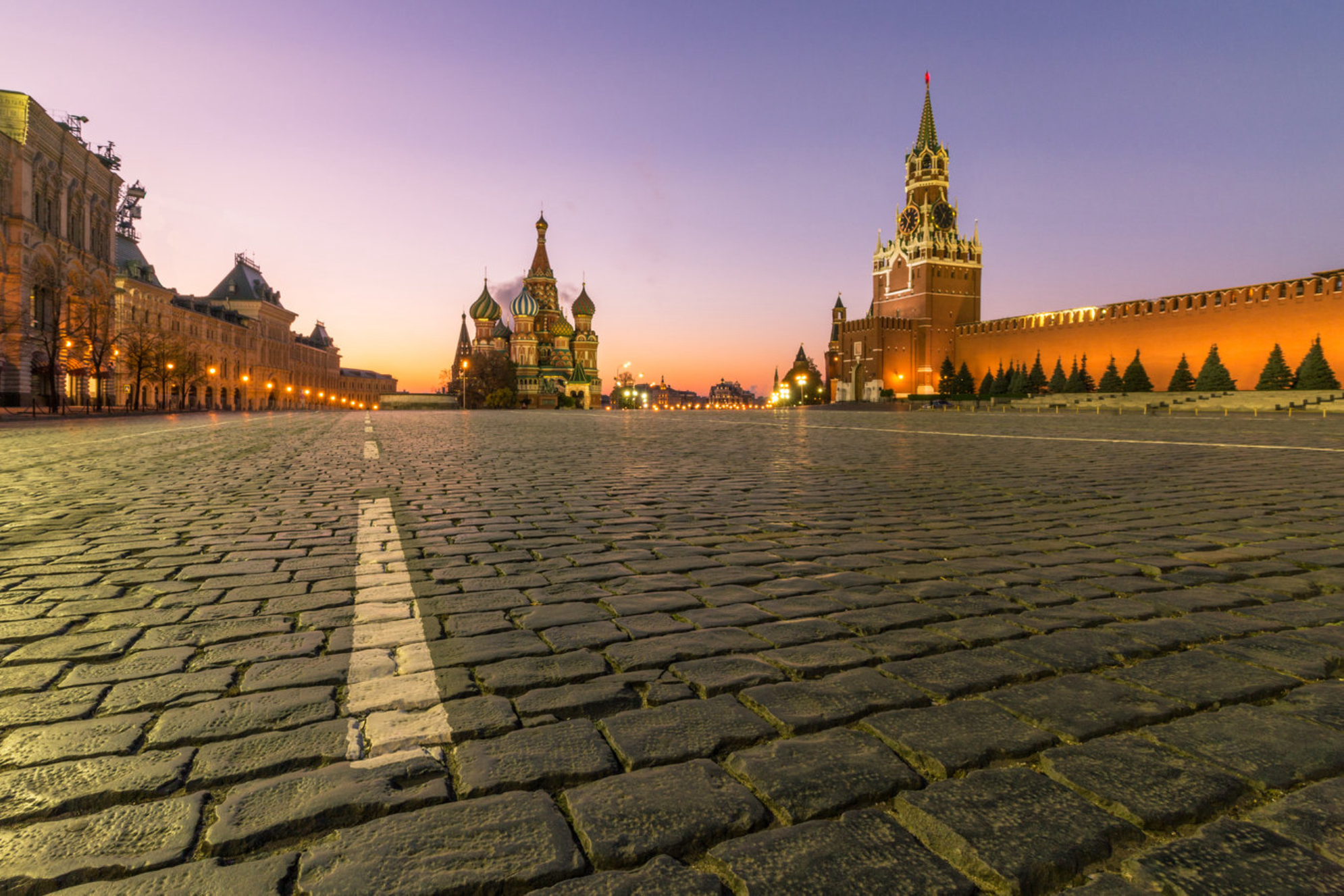 Красная площадь, Московский Кремль, собор Василия Блаженного и ГУМ Shutterstock