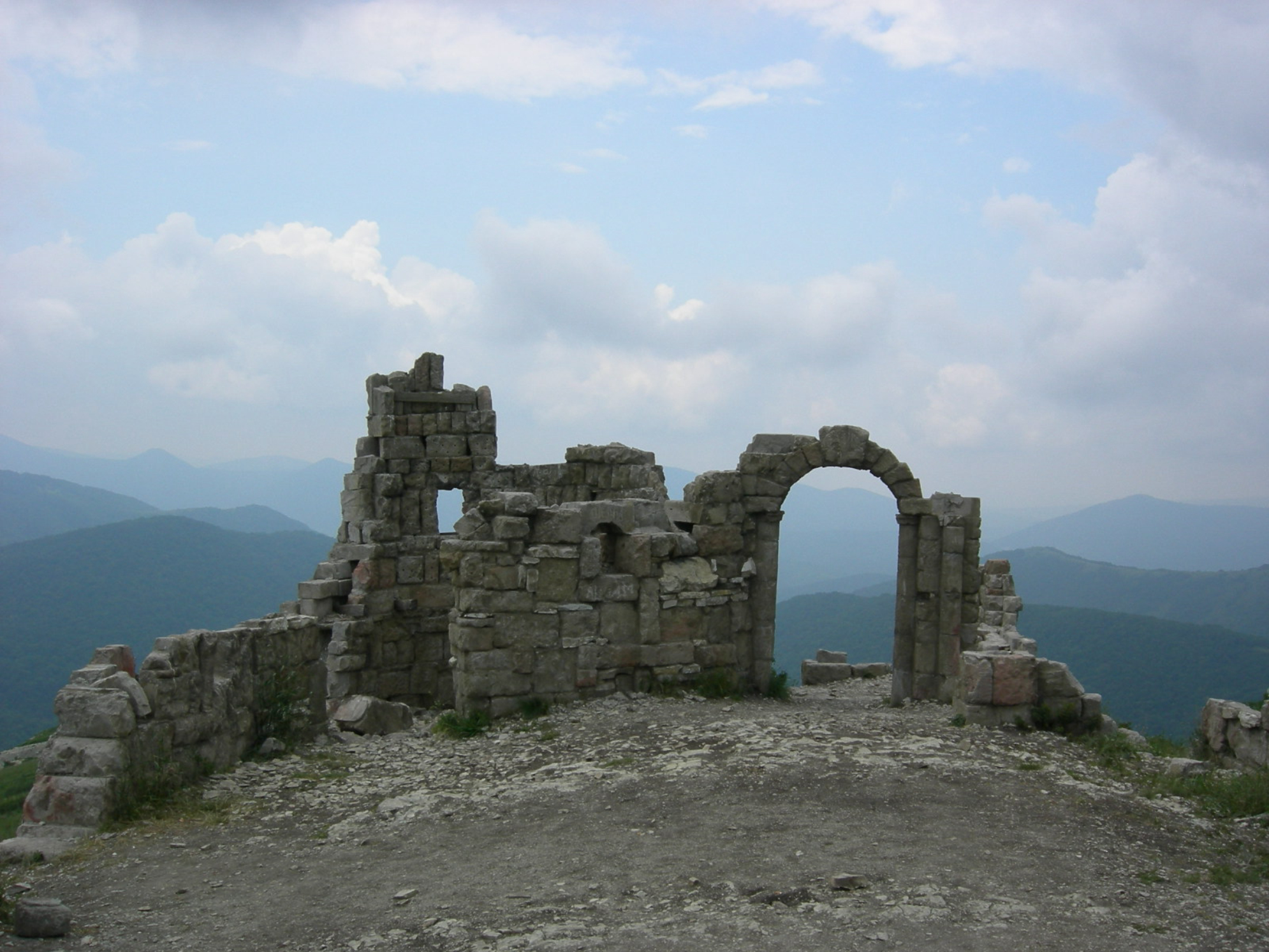 Крепость Грозовые ворота в Геленджике