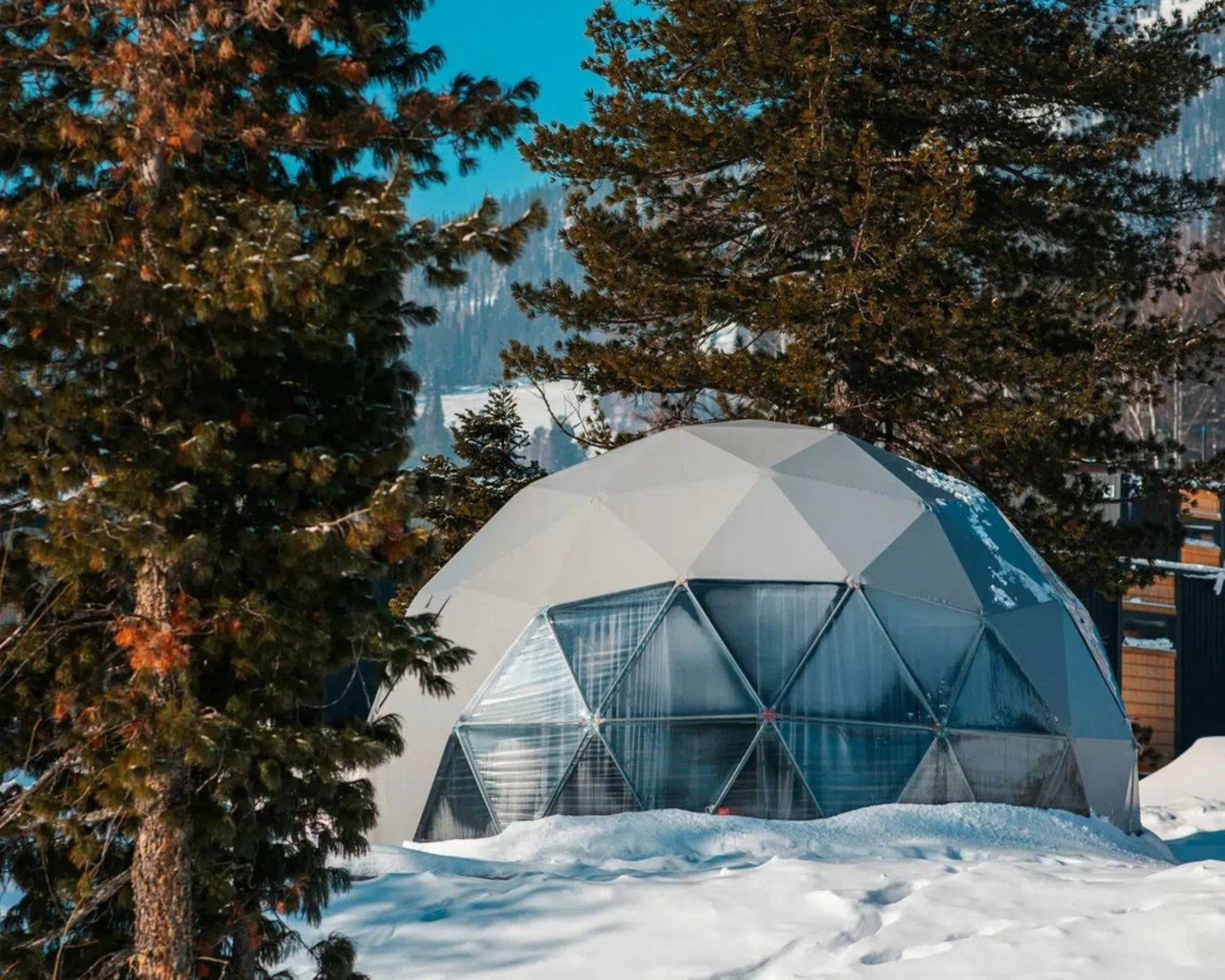 Отель «Горная деревня Воздух», Шерегеш. Источник