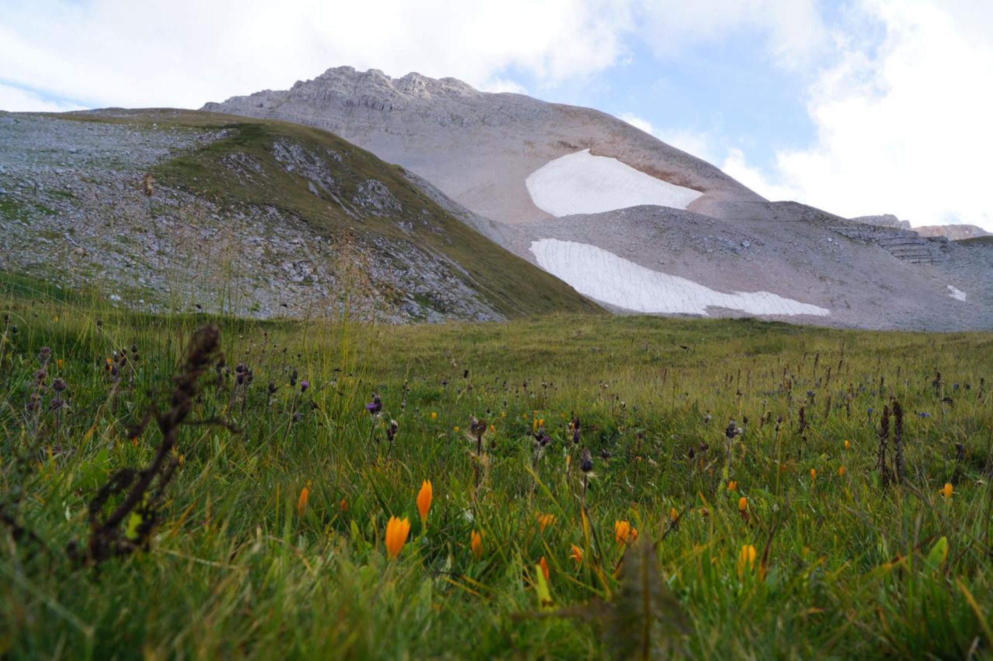 Вот такие красивейшие виды открываются на туристической стоянке “Инструкторская щель”. Автор фото: Марина Тихомирова