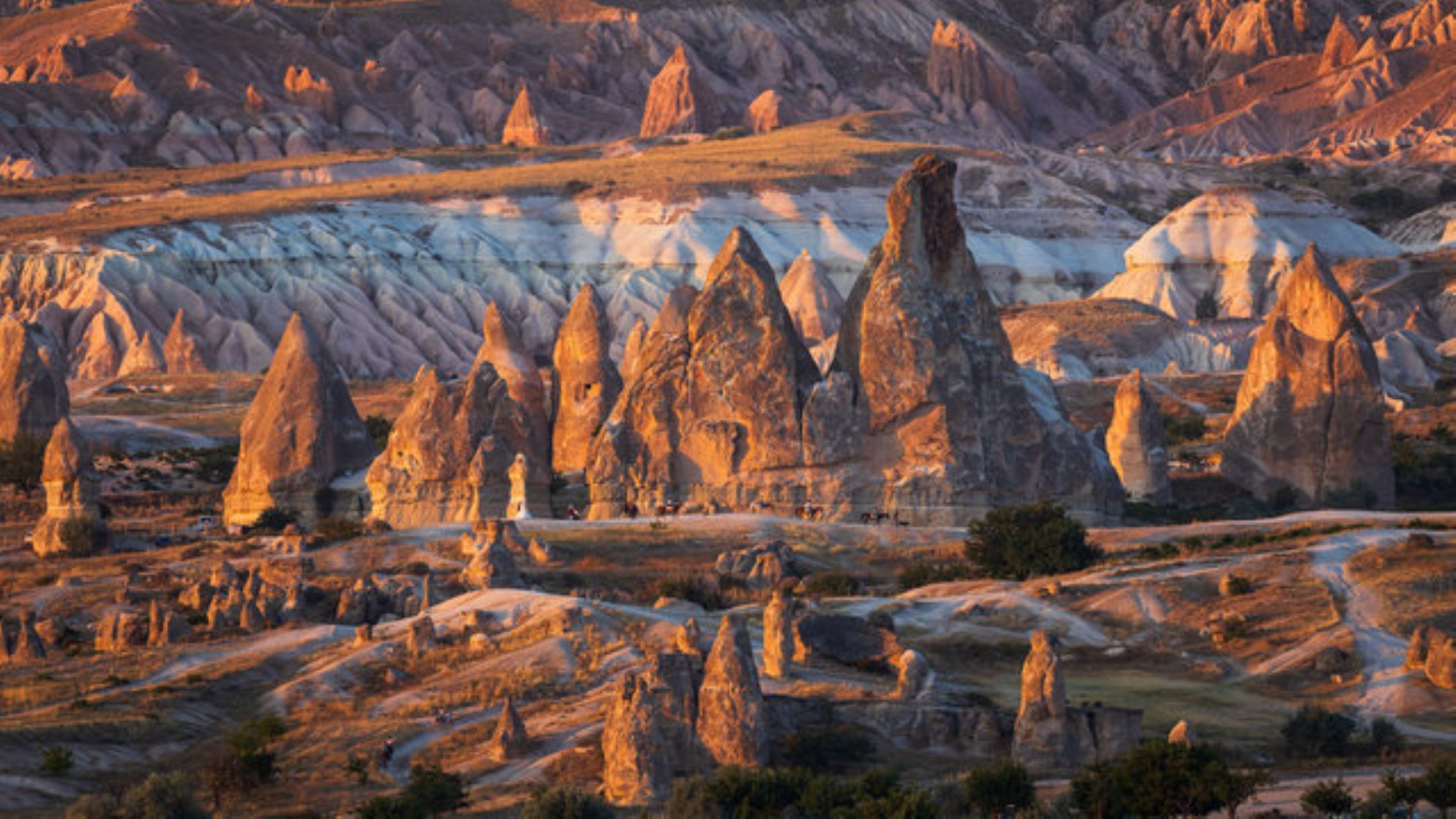 «Сказочные дымоходы» - скальные образования в Долине Монкс. Источник: shutterstock.com