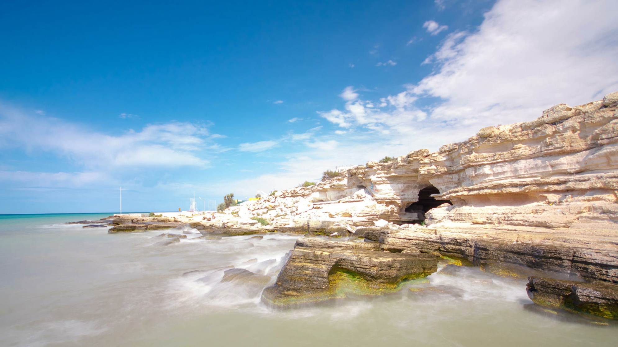 Завораживающая красота Каспийского побережья. shutterstock.com