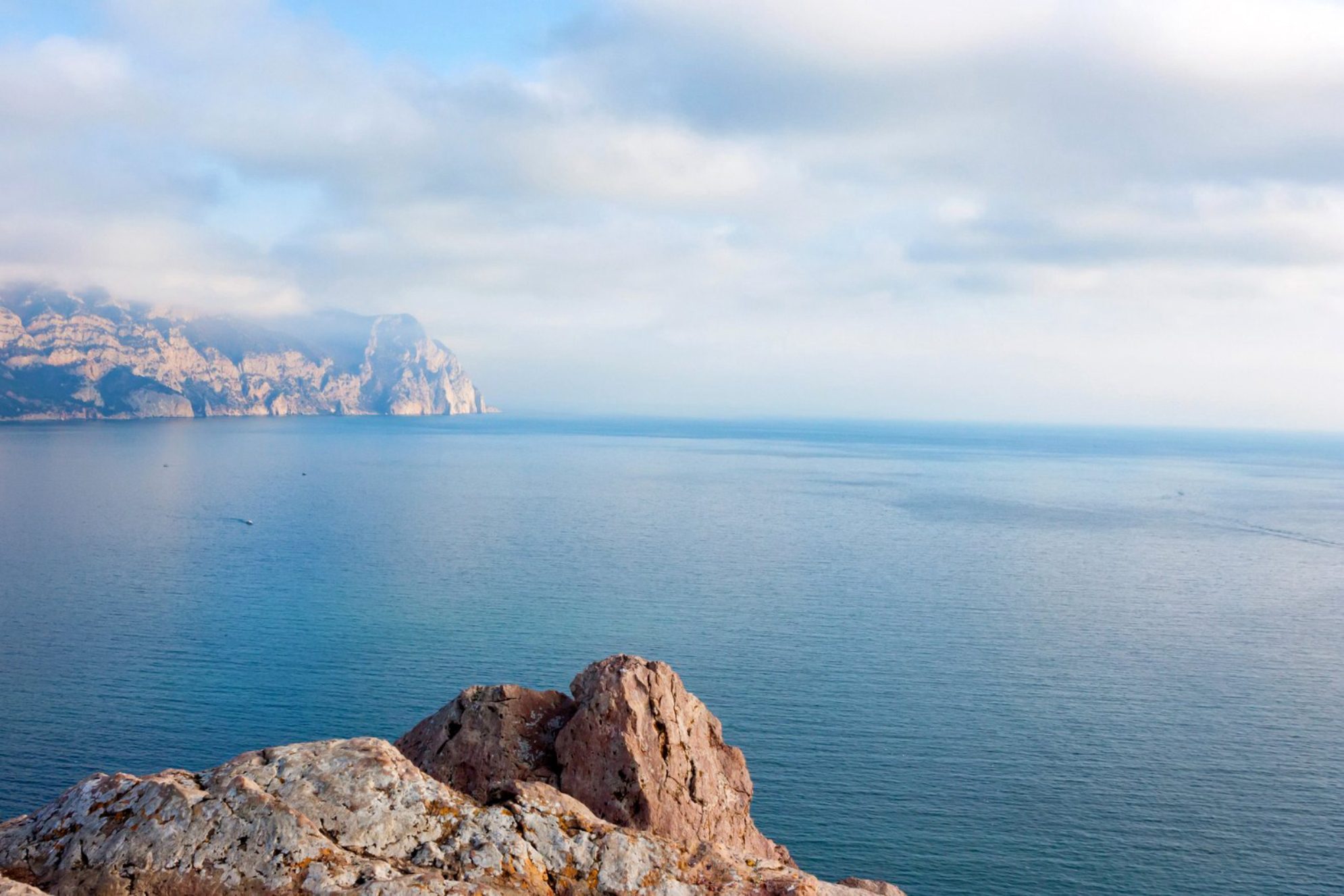 Вид на мыс Айя (Черное море) на юге КрымаИсточник фото: elements.envato.com