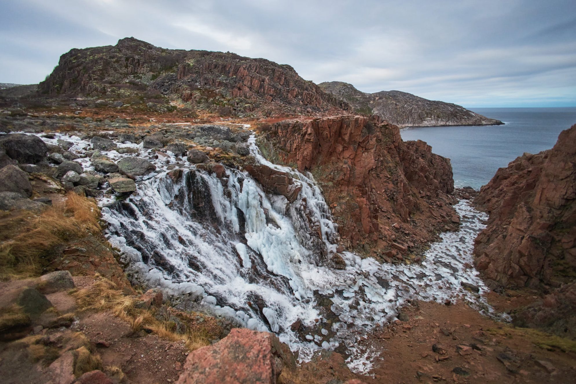 Батарейский водопад, Териберка. Источник: Shutterstock