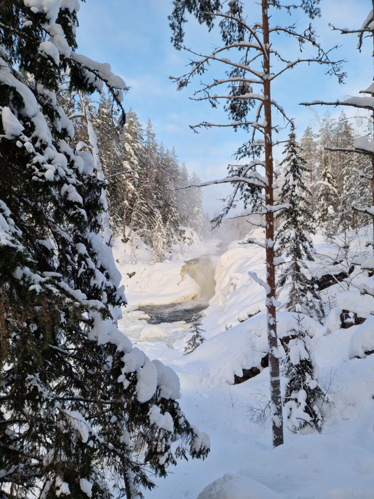Водопад Кивач зимой, Республика Карелия.Автор фото: Анна Ворожун