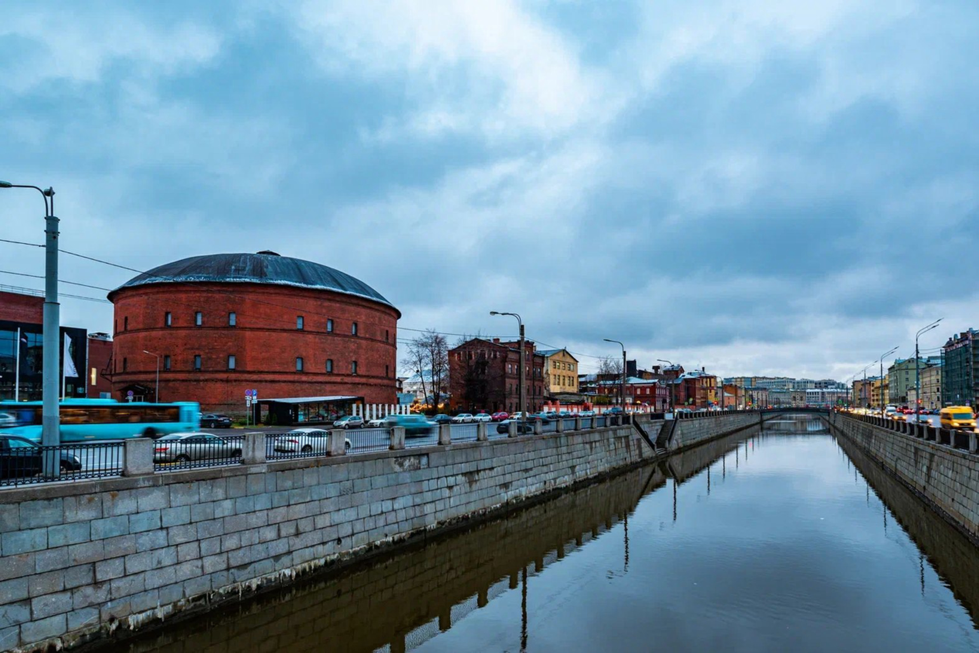 «Планетарий №1» на Обводном канале в Санкт-Петербурге