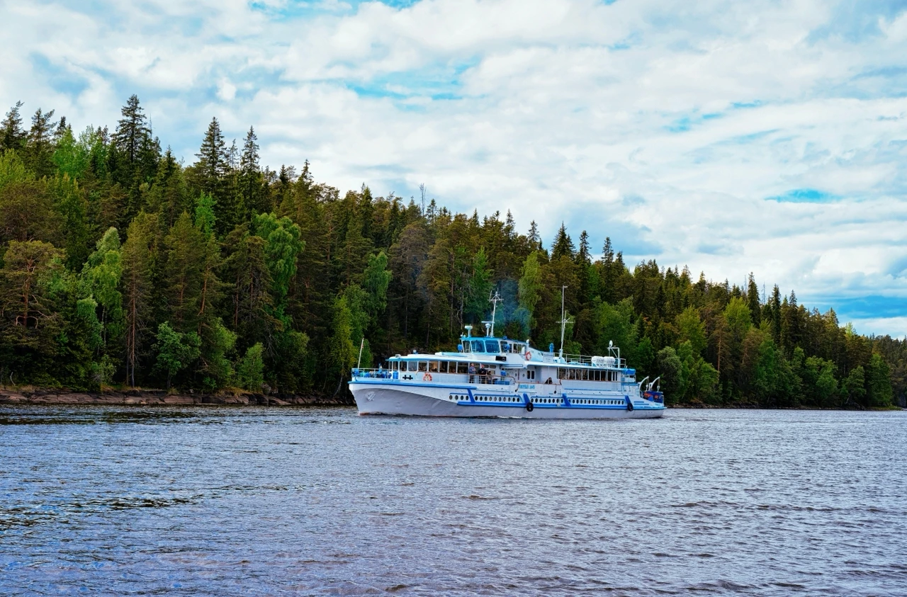 Круиз на Валаам на теплоходе - комфортный способ посетить святыни и природу острова. Источник: Shutterstock