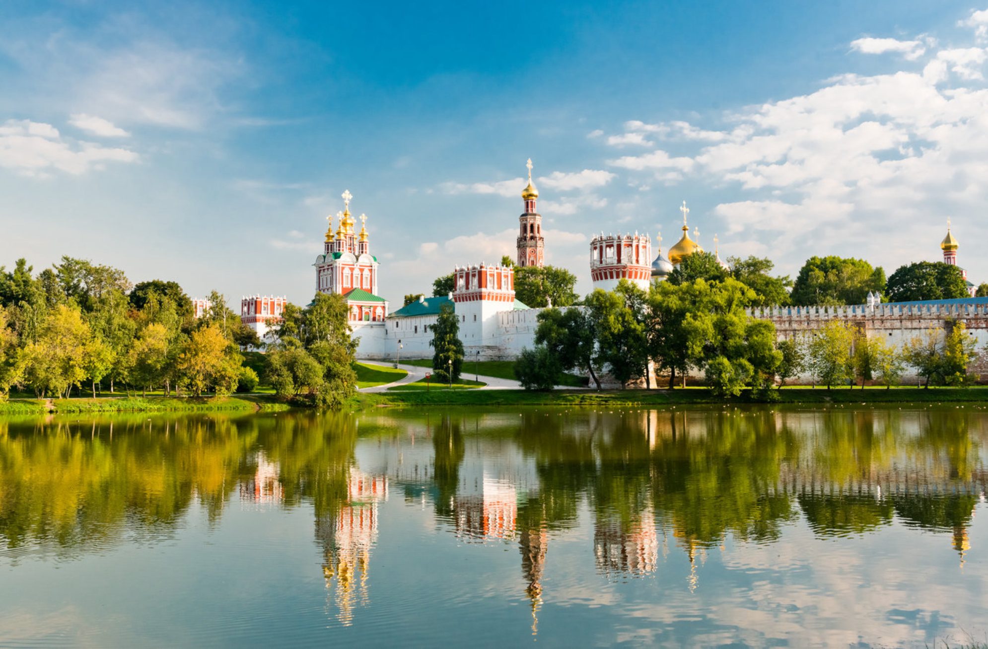 Новодевичий монастырь, Москва shutterstock.com