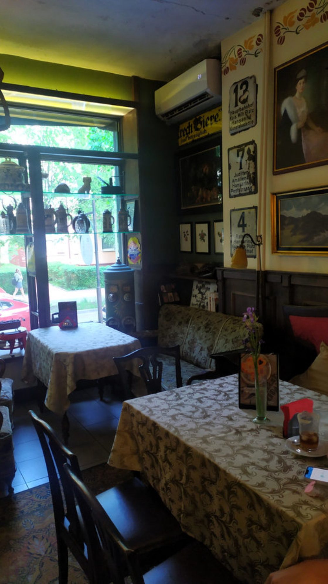 Кофейня на Красной улице, Калининград. Автор фото: Любовь Федорова