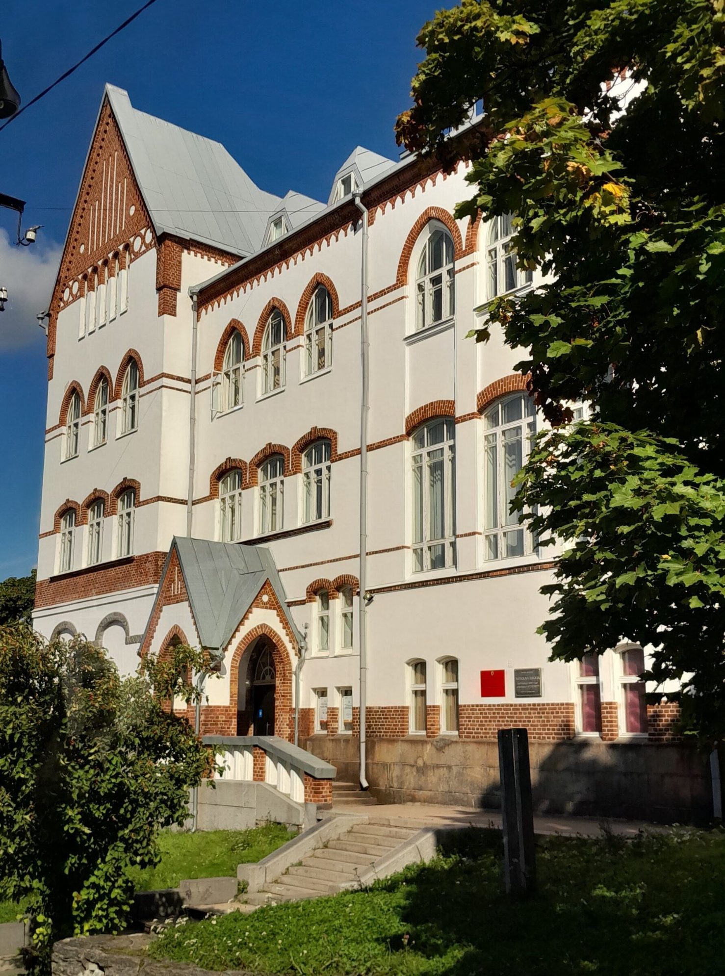 Женская гимназия в городе Сортавала. Автор фото: Ирина Жарикова