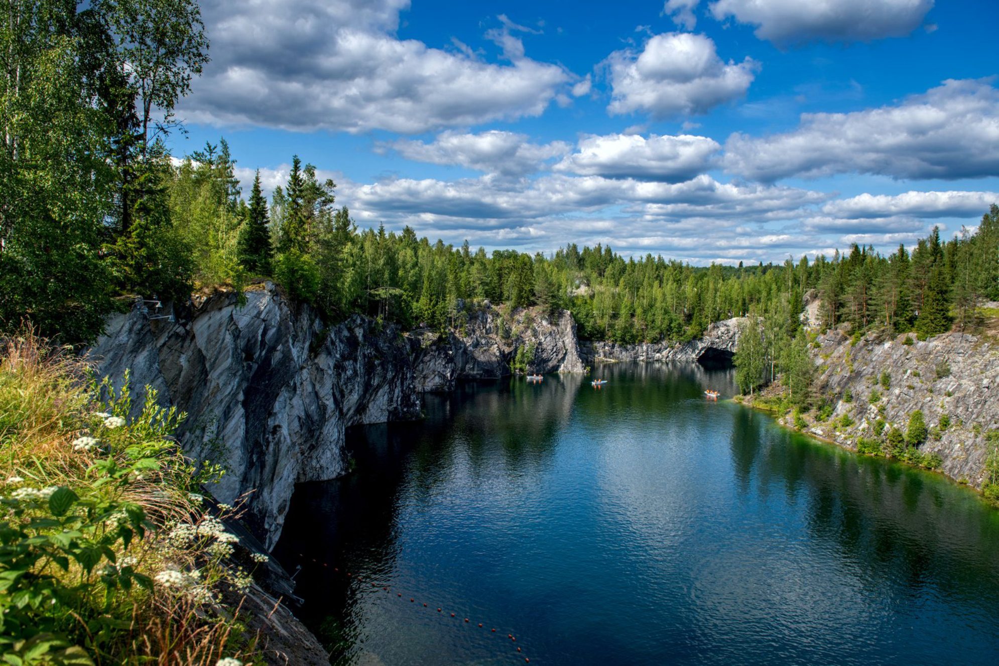 Мраморный каньон в парке «Рускеала». Источник фото: shutterstock.com