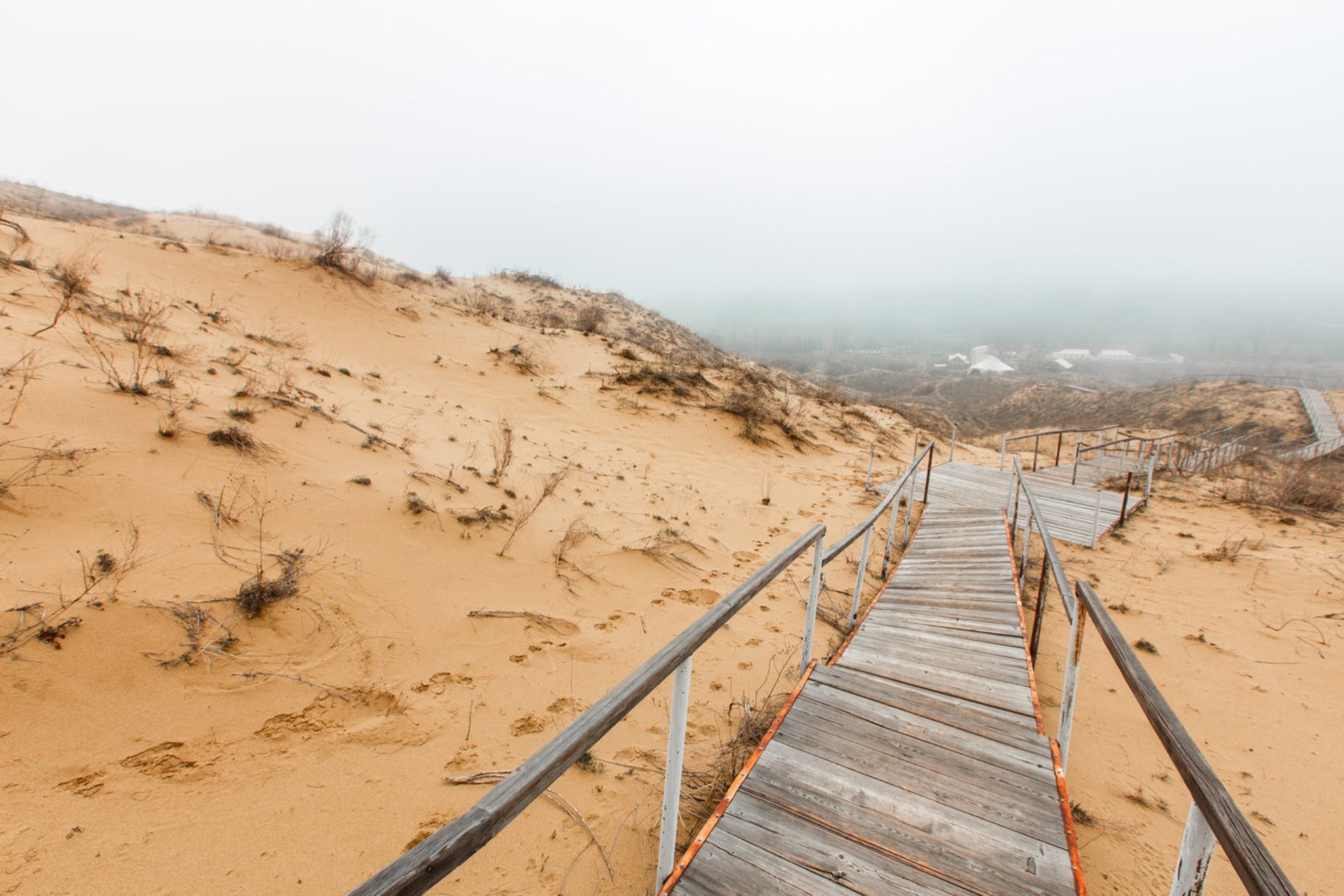 Текстуры песка на бархане Сарыкум в Дагестане.Источник: Shutterctock