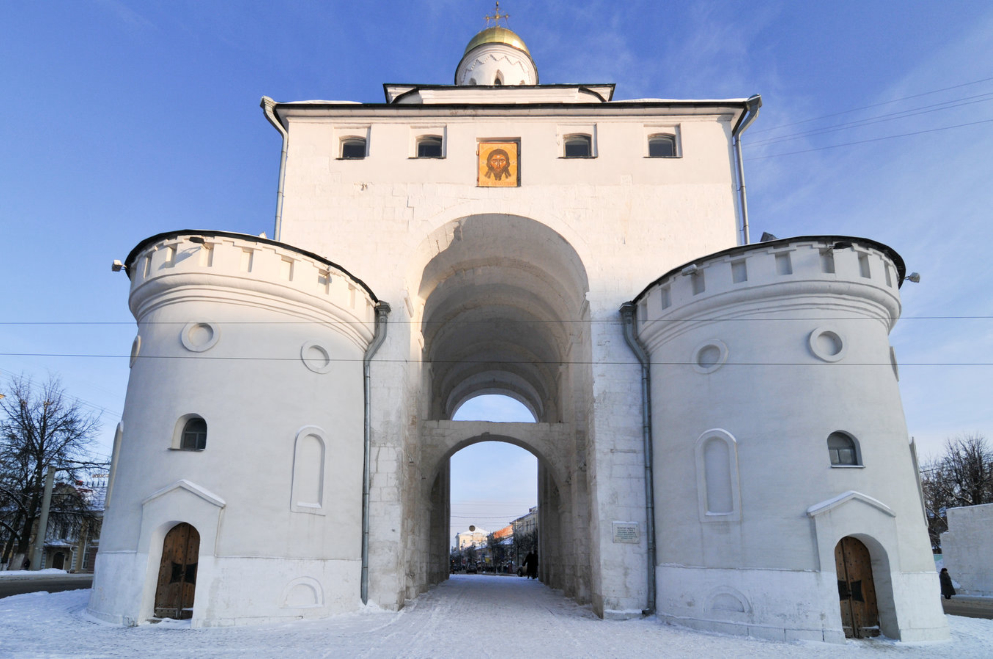 Золотые ворота Владимира, построенные между 1158 и 1164 годами, Россия, Золотое кольцо России. Источник: Shutterstock