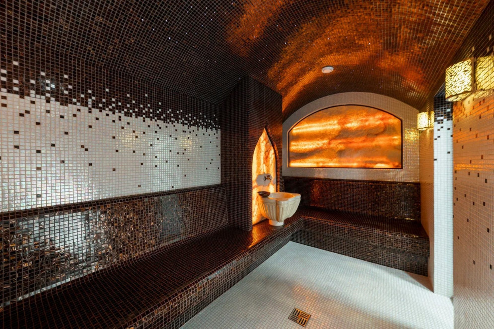 Отель «Снежный», Шерегеш. Источник