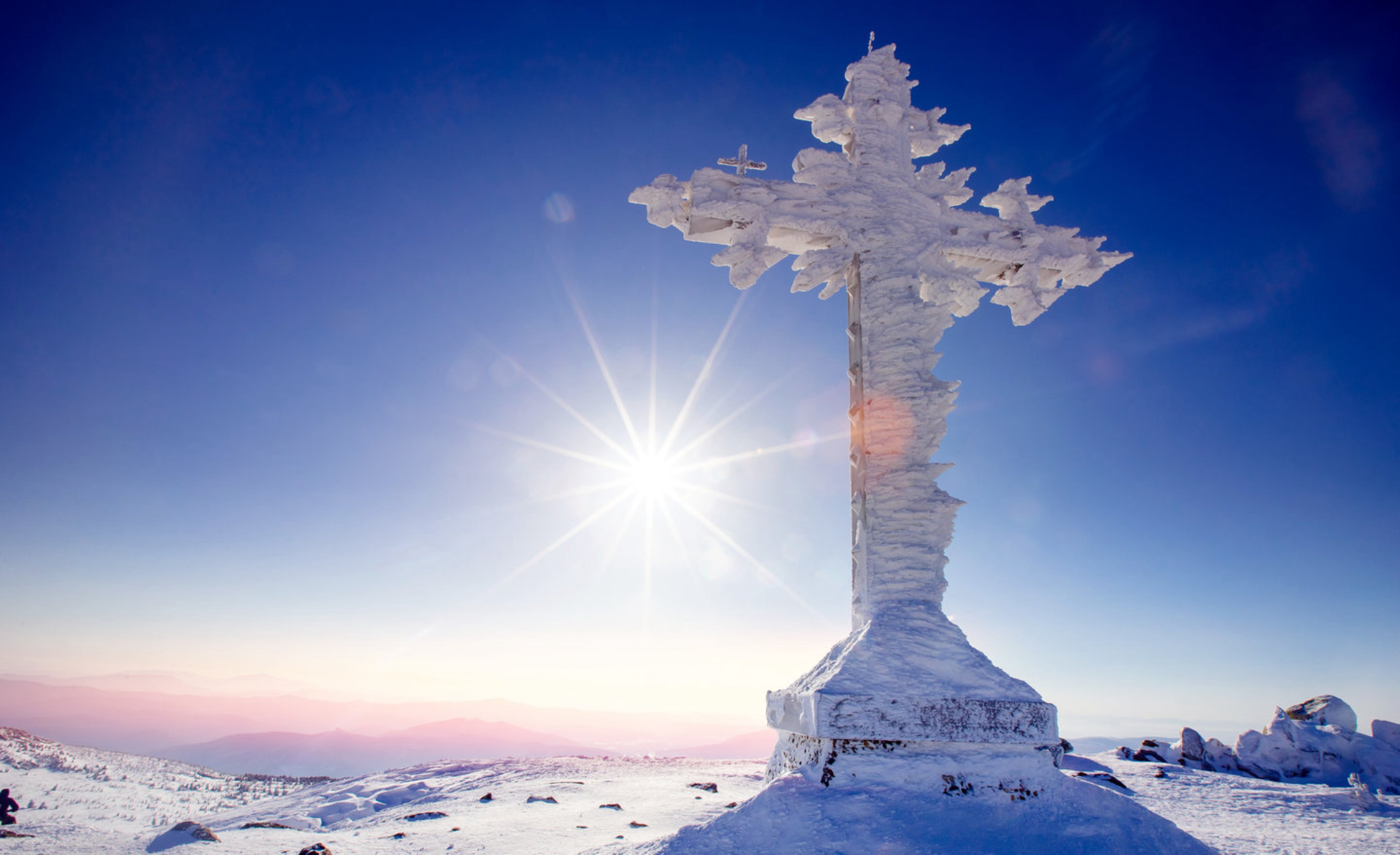 Поклонный крест, Кемеровская область. Shutterstock.com