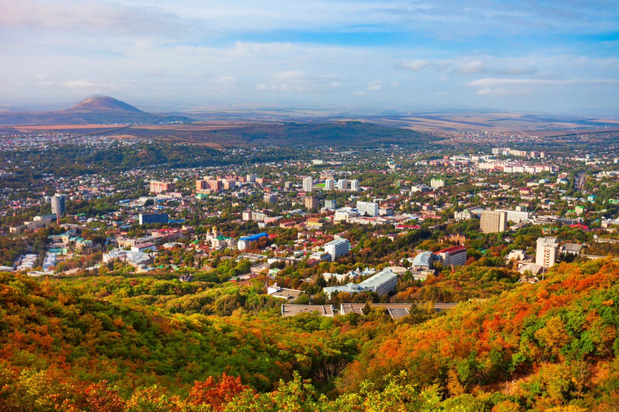 Пятигорск достаточно компактный, чтобы исследовать его пешком, но богат на достопримечательности, которые можно осмотреть за пару дней. Источник: Shutterstock