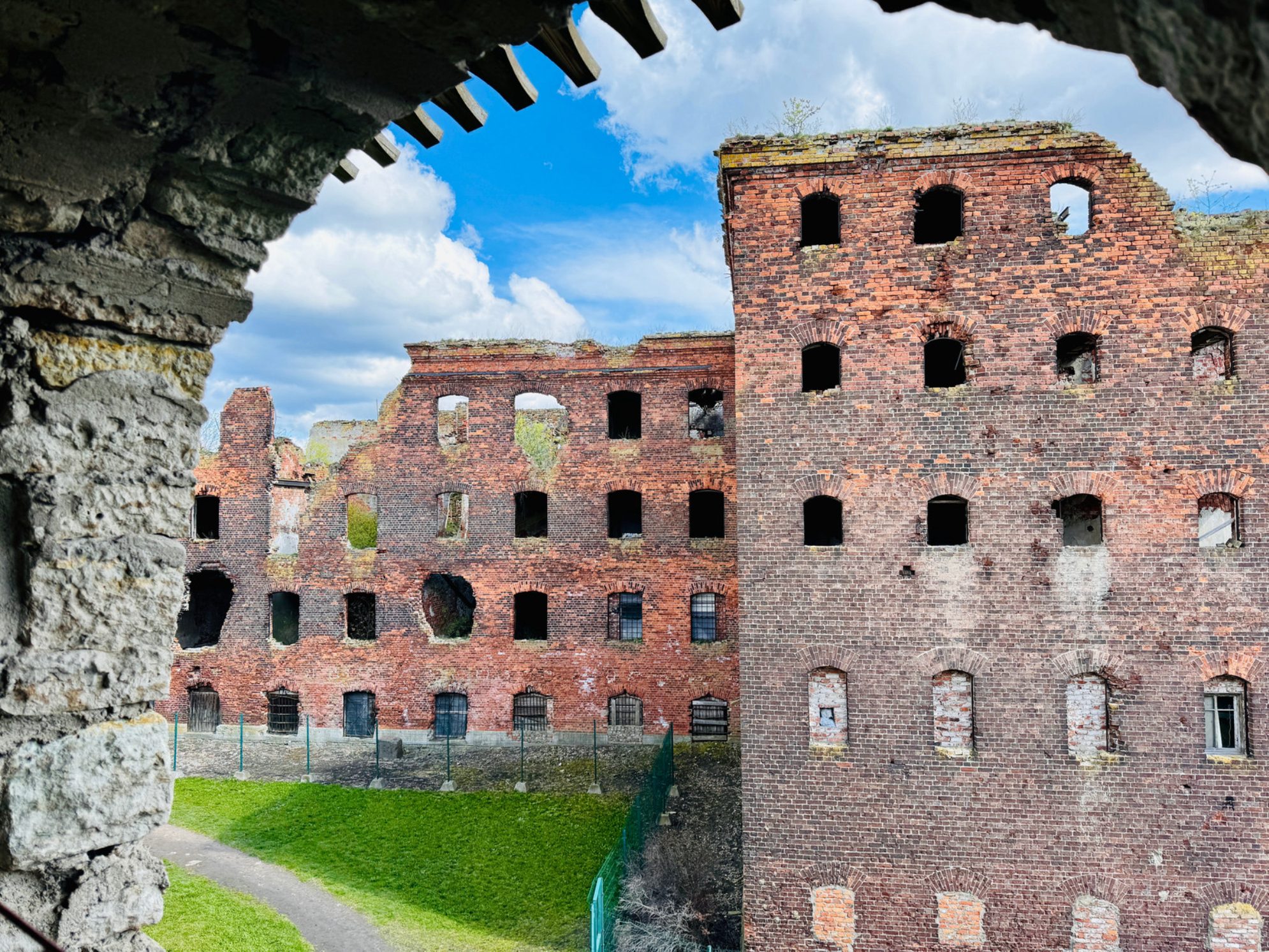 Руины тюрьмы в крепости Орешек, Ленинградская область. Источник: Shutterstock