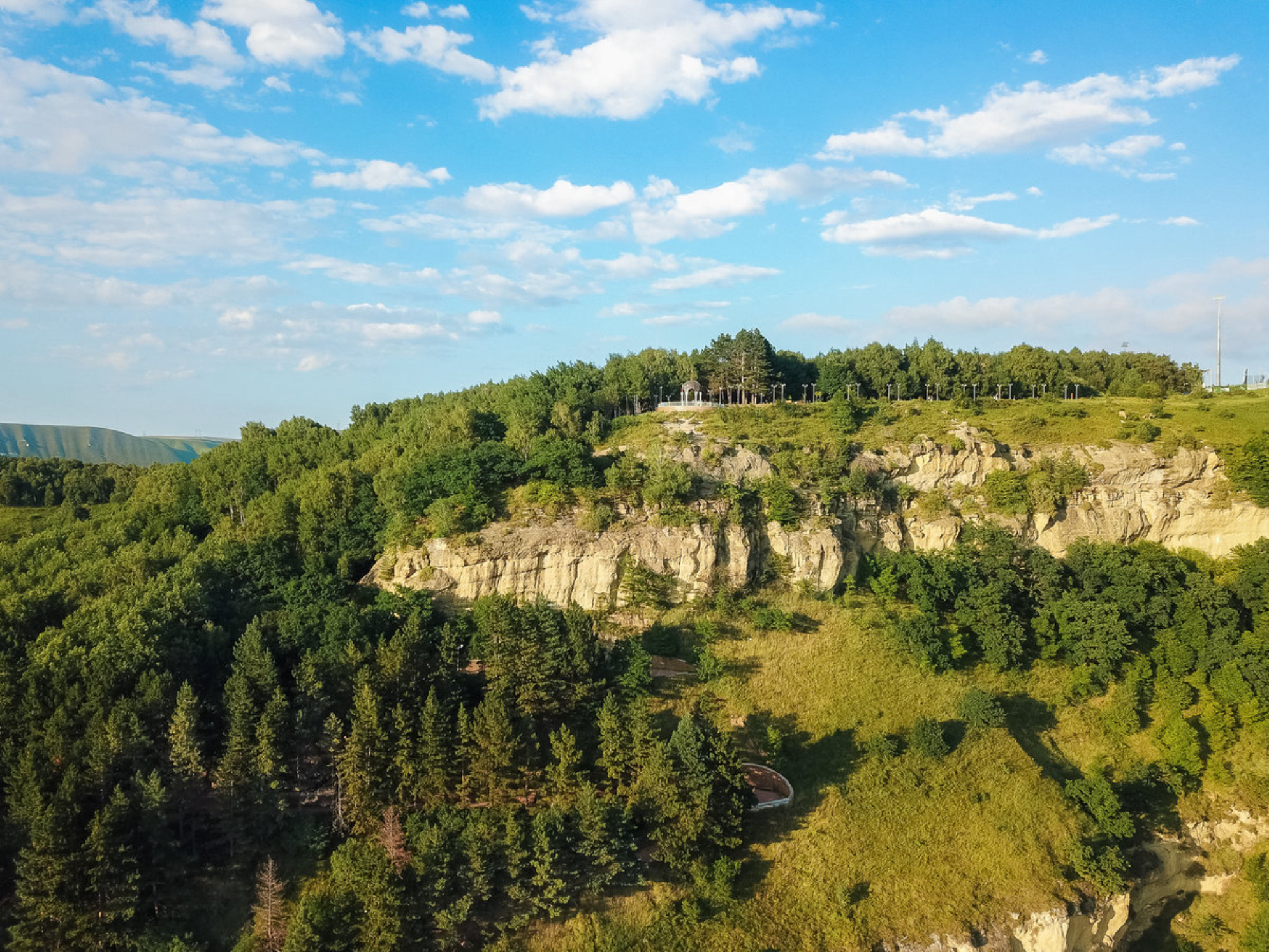 Готовьтесь к тому, что в Кисловодске вы будете много гулять. Источник: Shutterstock