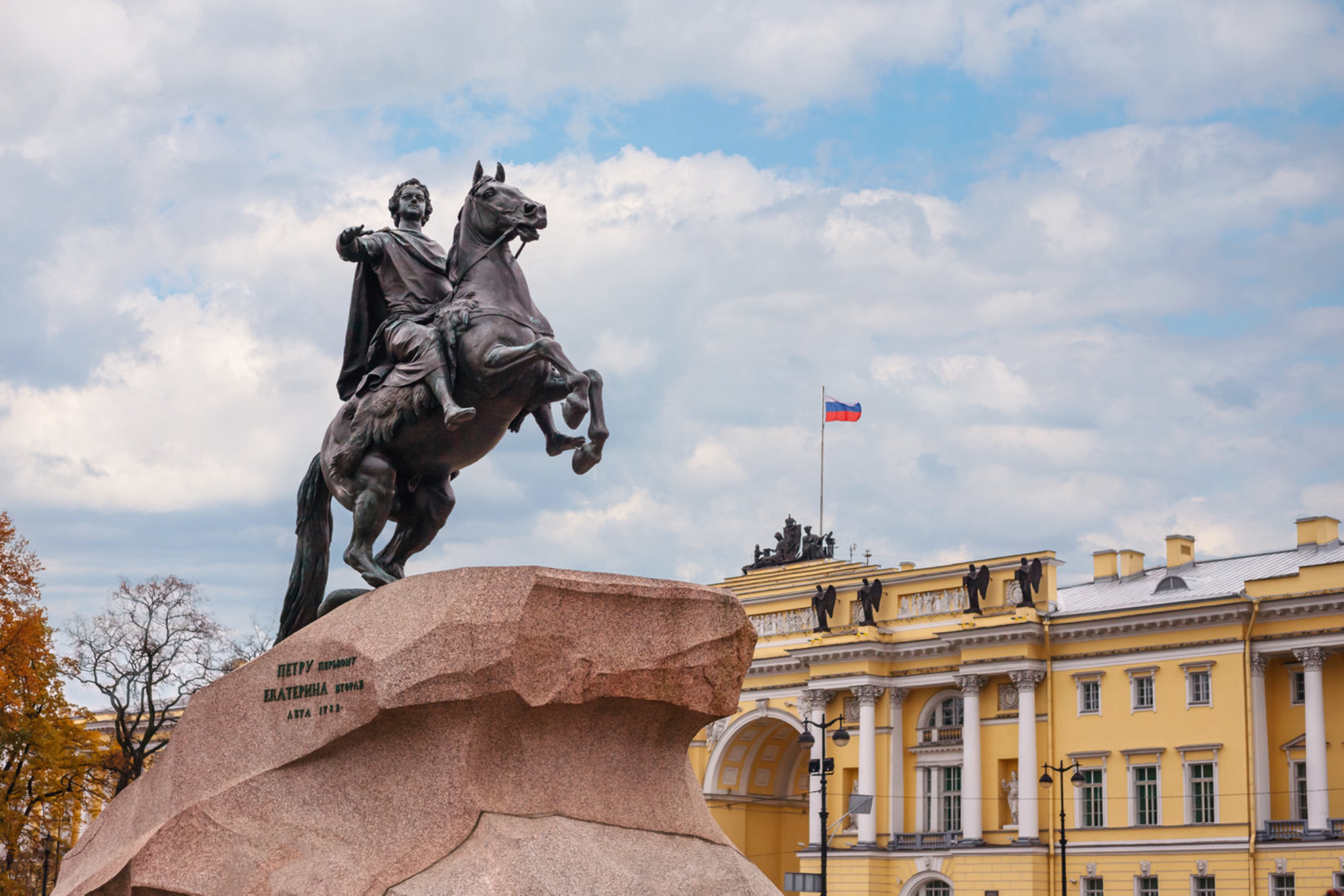 На экскурсии дети и взрослые узнают легенды знаменитого «Медного всадника». Источник: Shutterstock
