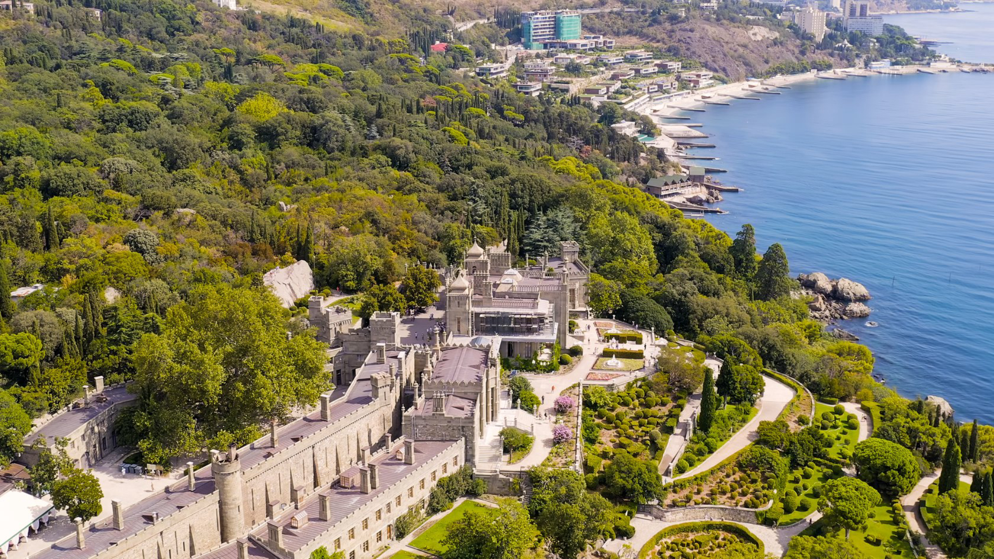 Алупкинский парк с высоты птичьего полета shutterstock.com