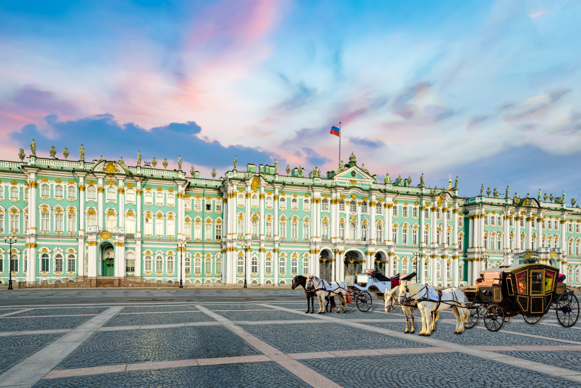 Главный музейный комплекс имеет четыре равнозначных входа, каждый из которых предоставляет доступ ко всем залам. Источник: Shutterstock