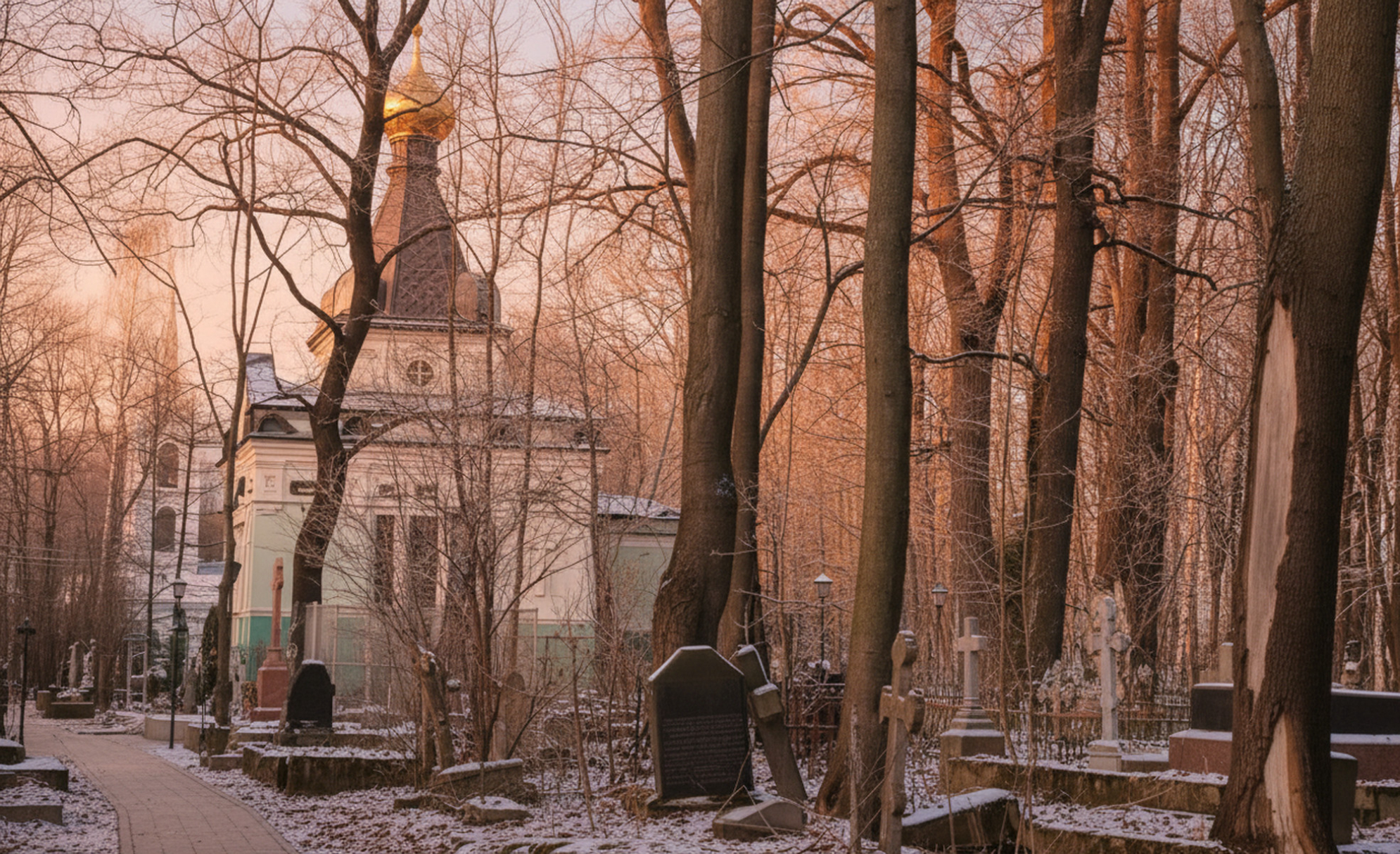 На территории Смоленского кладбища