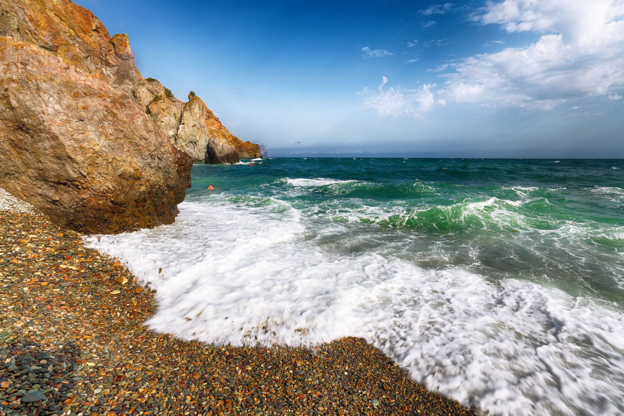 Где находятся лучшие нудистские пляжи Сочи в 2025 году: дикие уголки свободы на природе