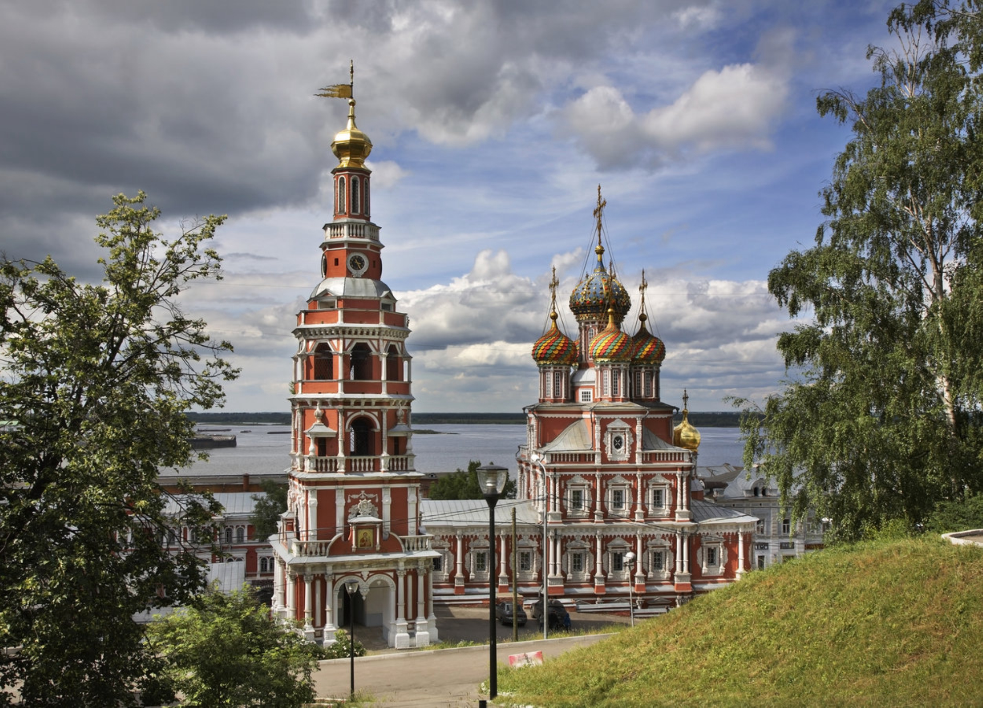 Строгановская церковь - жемчужина барокко (1719 г.) Shutterstock