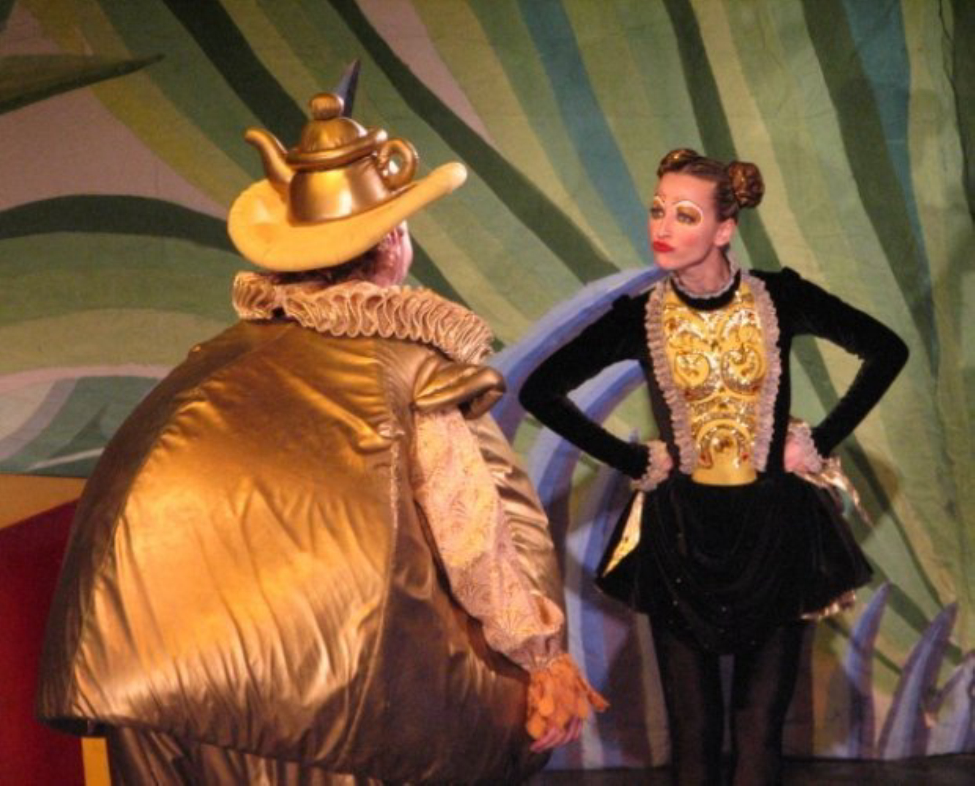 Сцена из спектакля «Муха-Цокотуха». Автор фото: Любовь Федорова