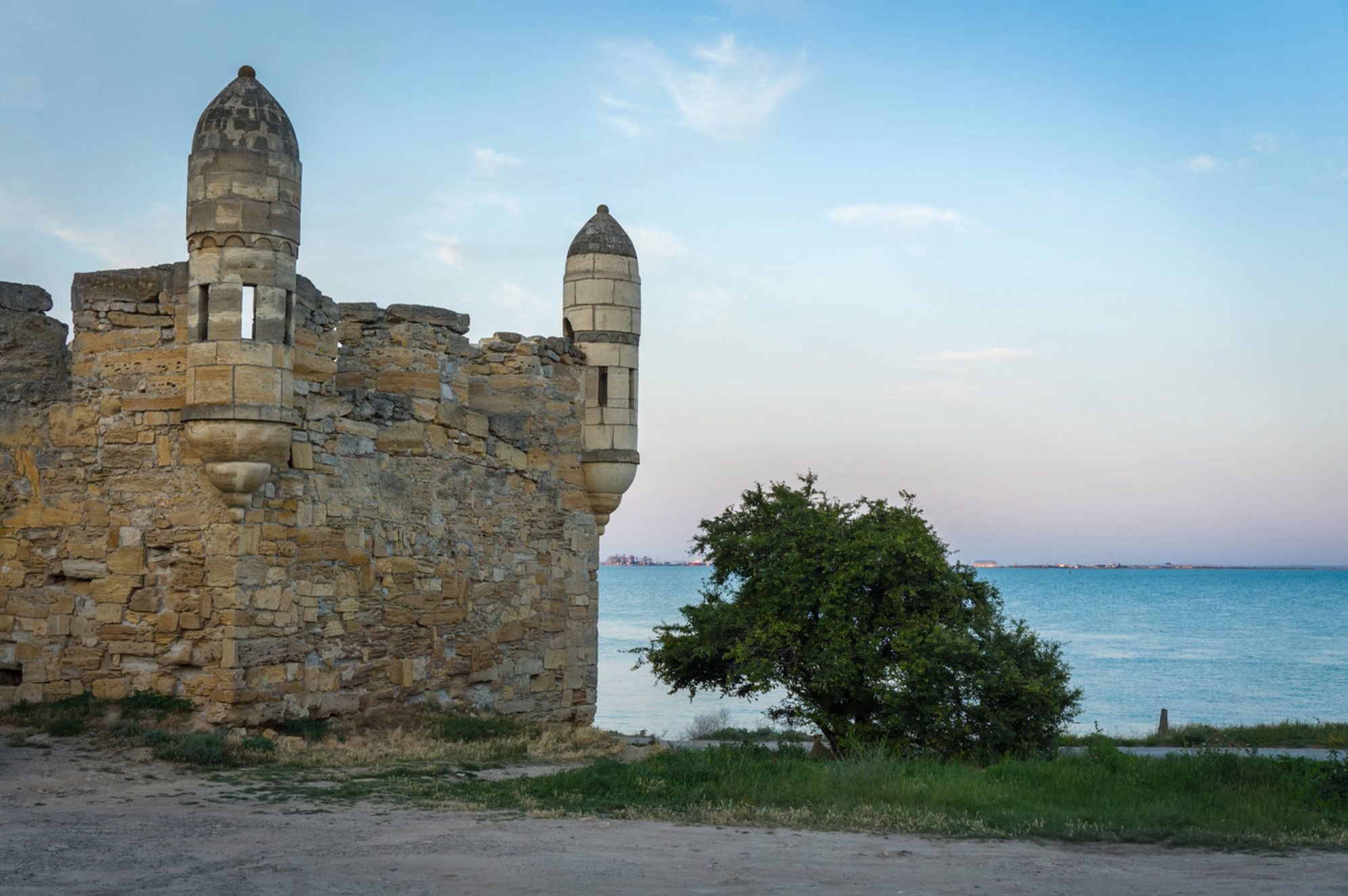 Бастион турецкой крепости Еникале. Источник фото: shutterstock.com