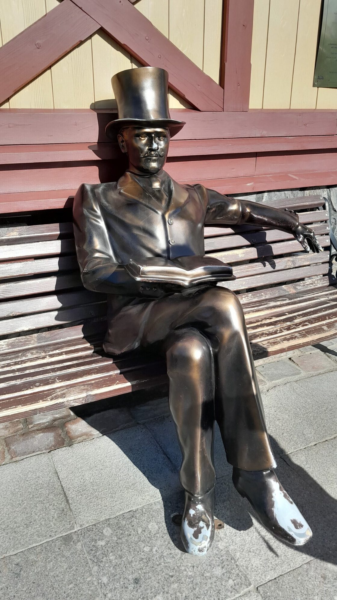 Памятник Уно Ульбергу. Автор фото: Ирина Жарикова