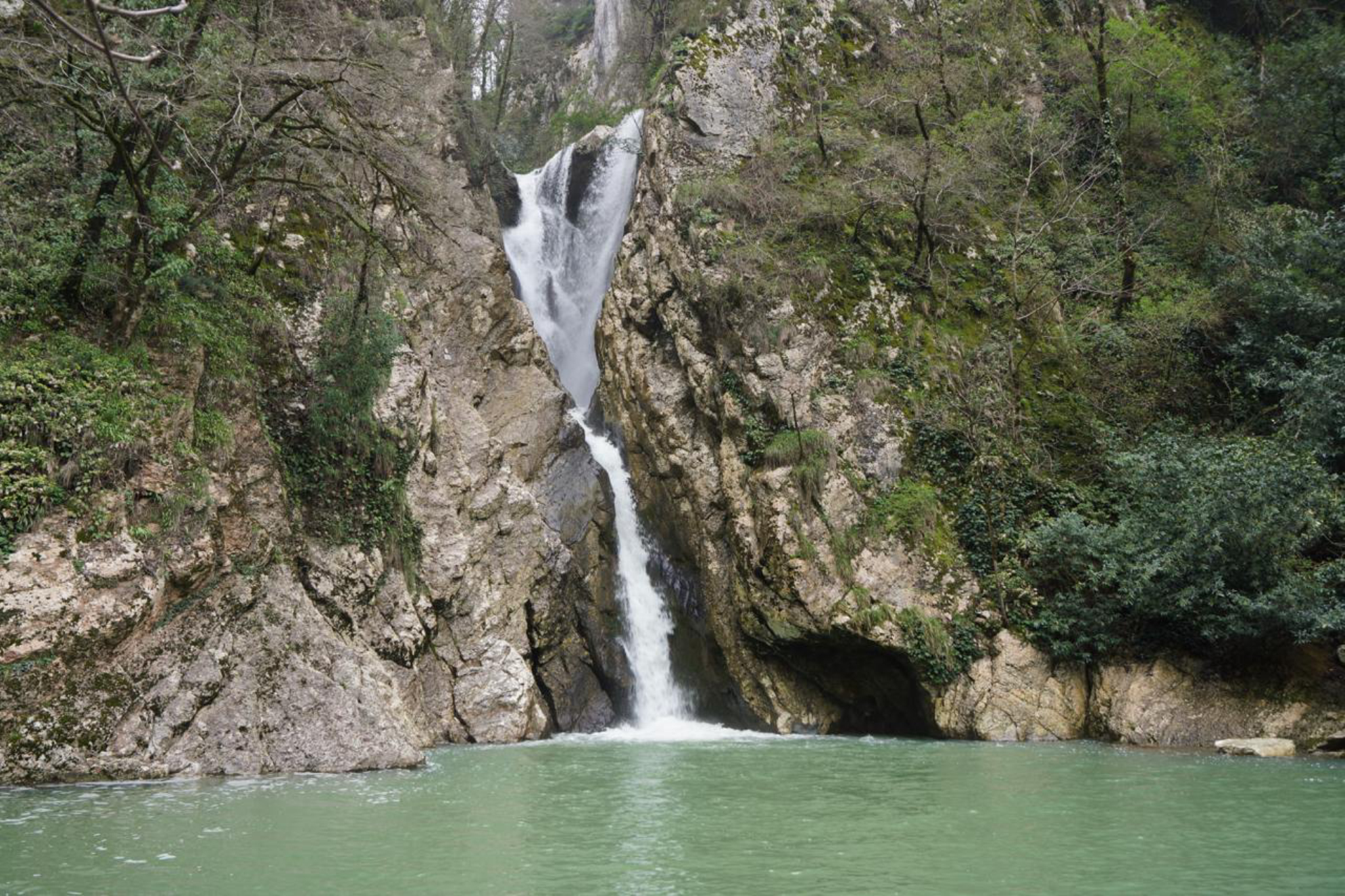 Нижний Агурский водопад. Источник: Travelto.ru. Автор: Марина Тихомирова