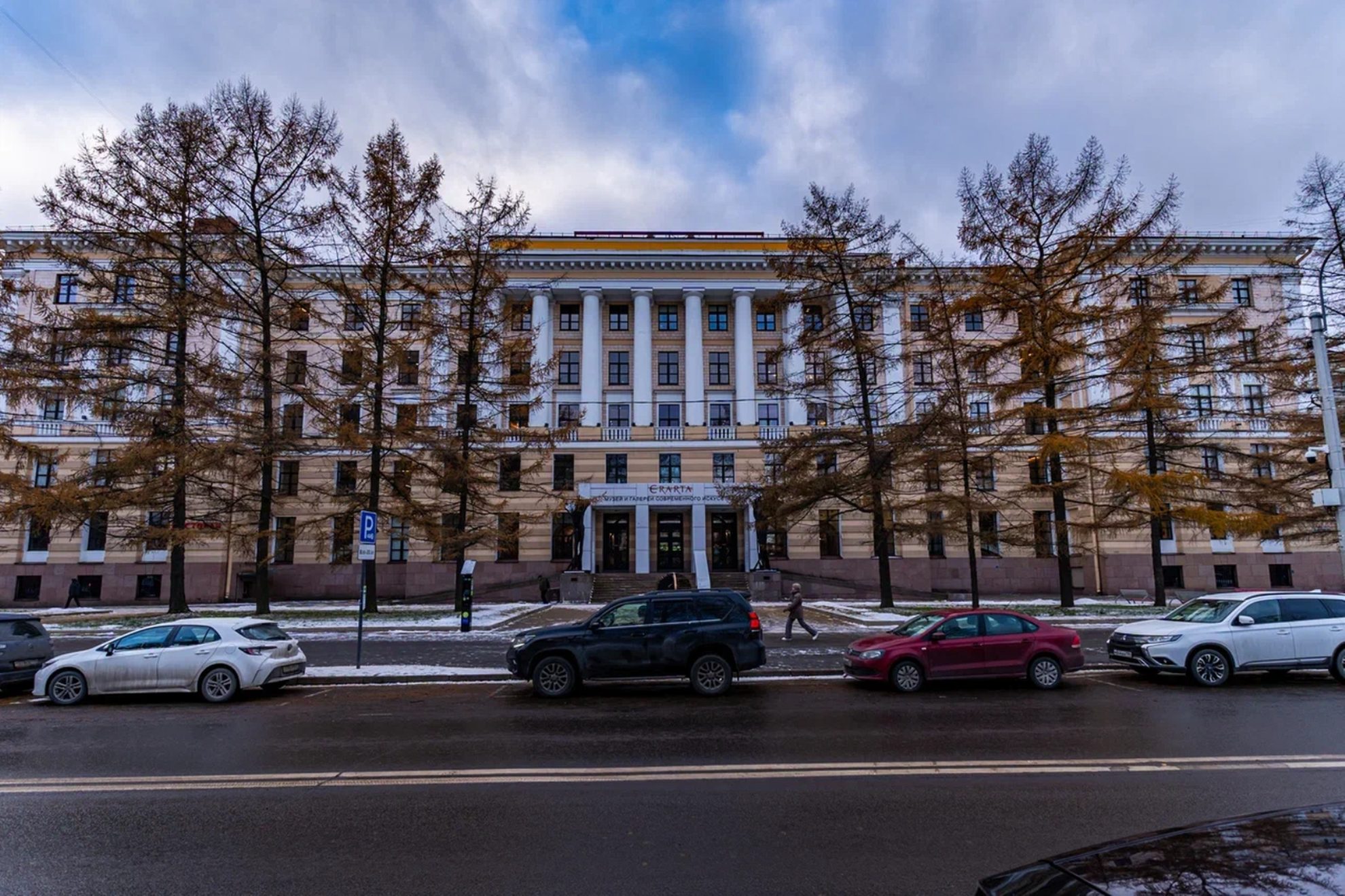 Здание музея современного искусства.Источник фото: disk.yandex.ruАвтор: Лицензионный фотобанк Санкт-Петербурга