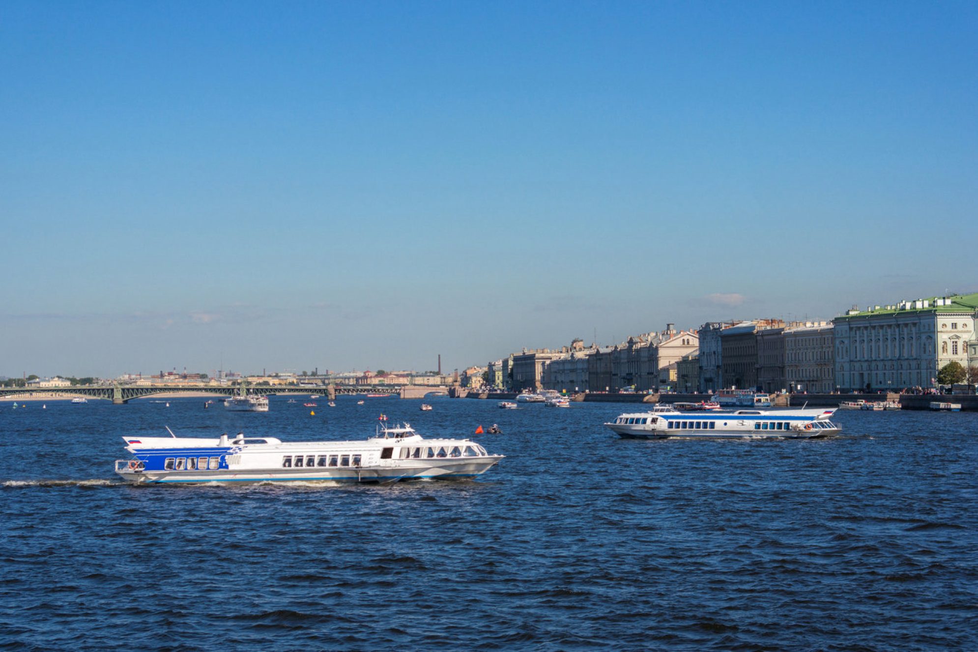 Метеоры на Неве Shutterstock