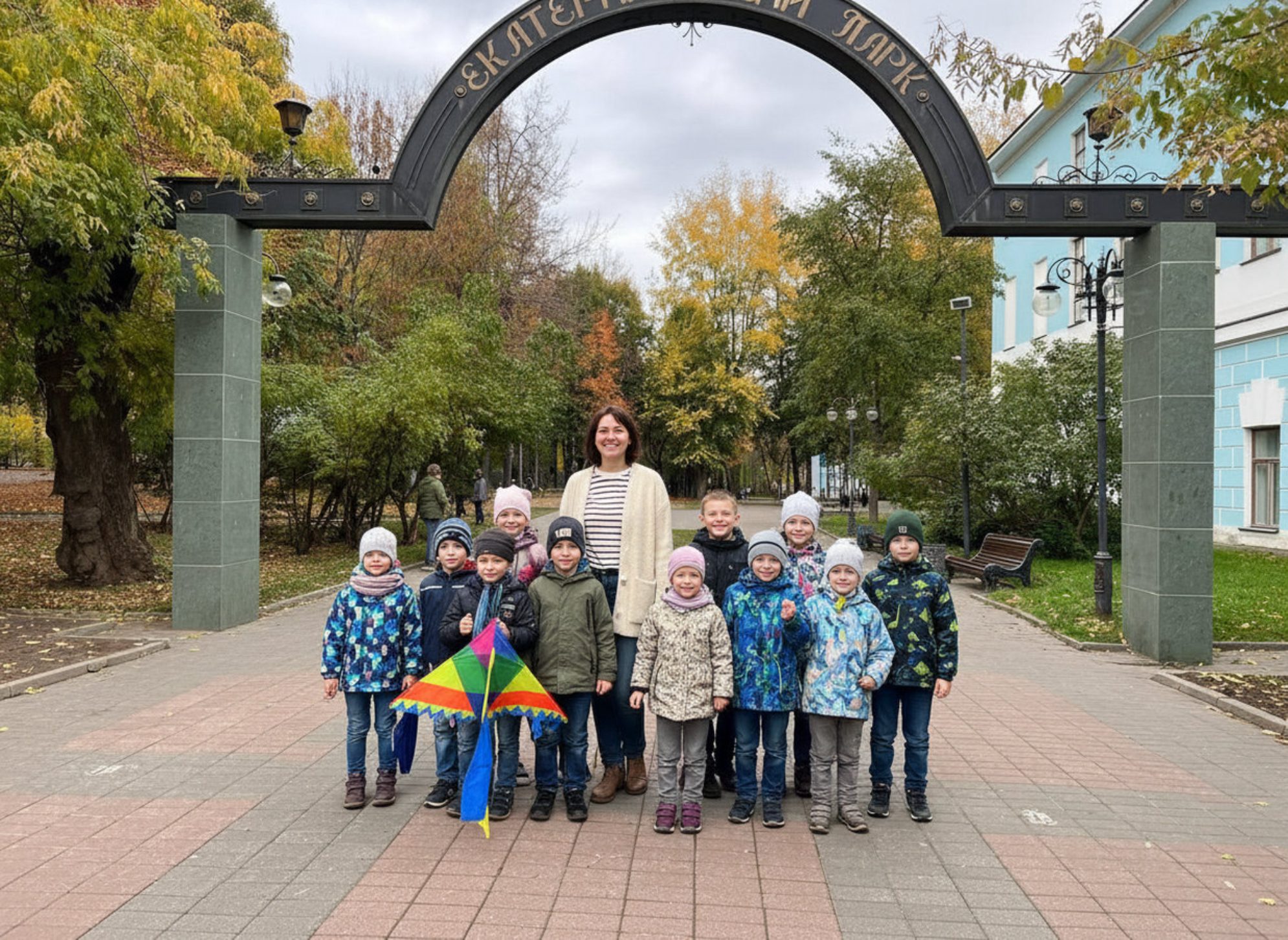 Обязательно делайте фотоподтверждения и следите, чтобы в кадре были видны все участники и название места посещения. Источник