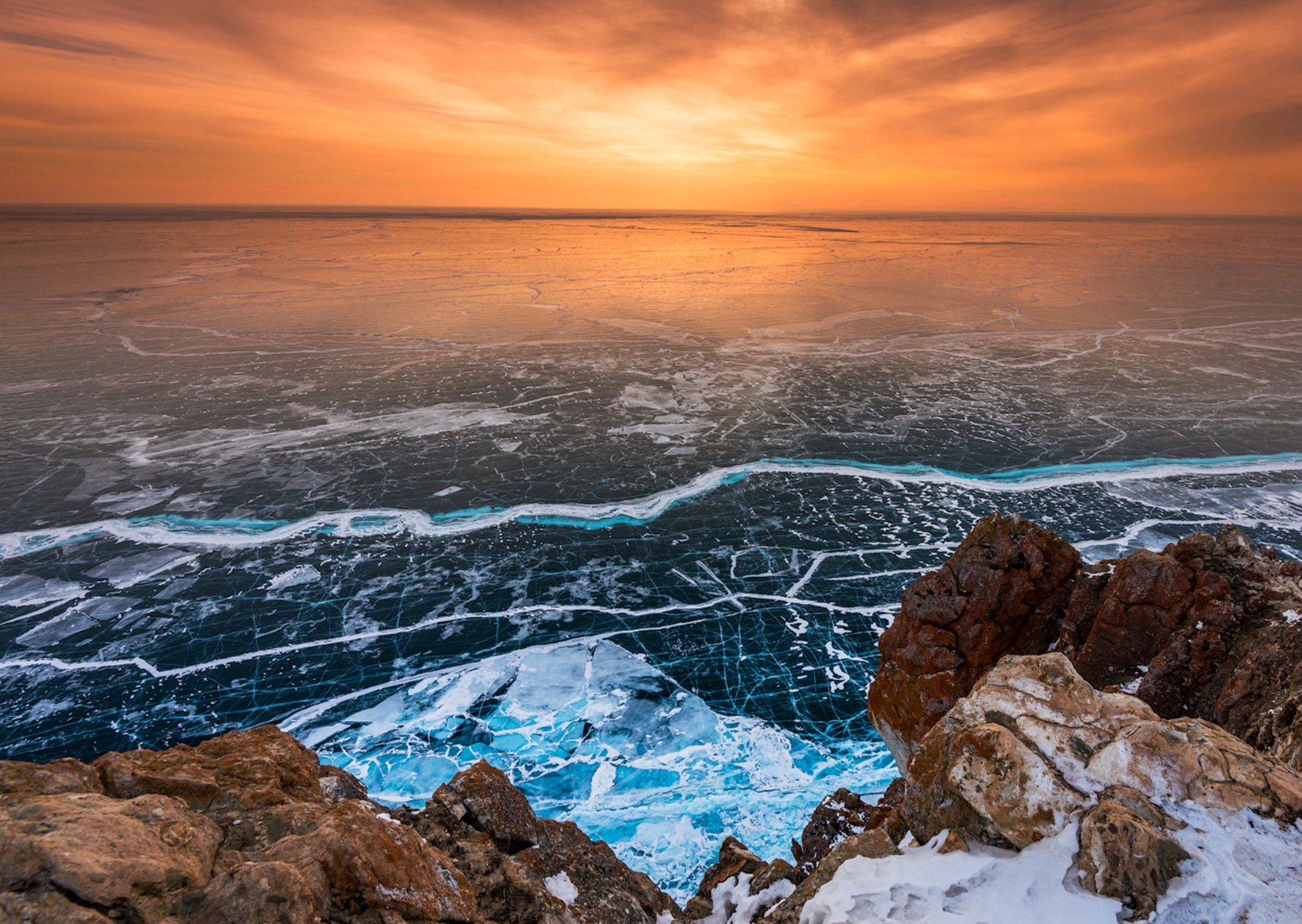 Закат на Байкале зимой.Источник фото: Медиабанк